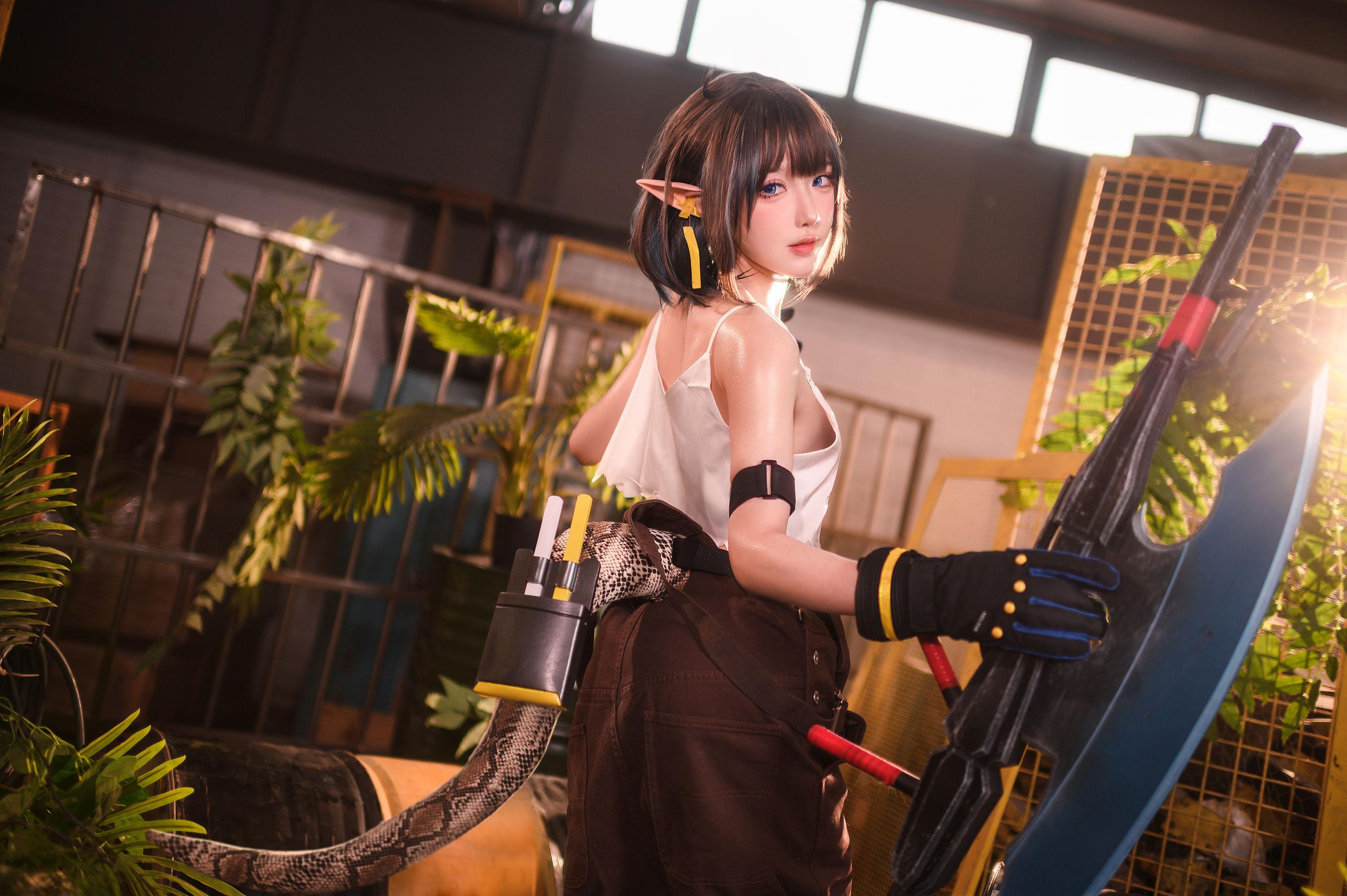 [网红COSER] 动漫博主阿包也是兔娘 - 明日方舟 森蚺/(33P)