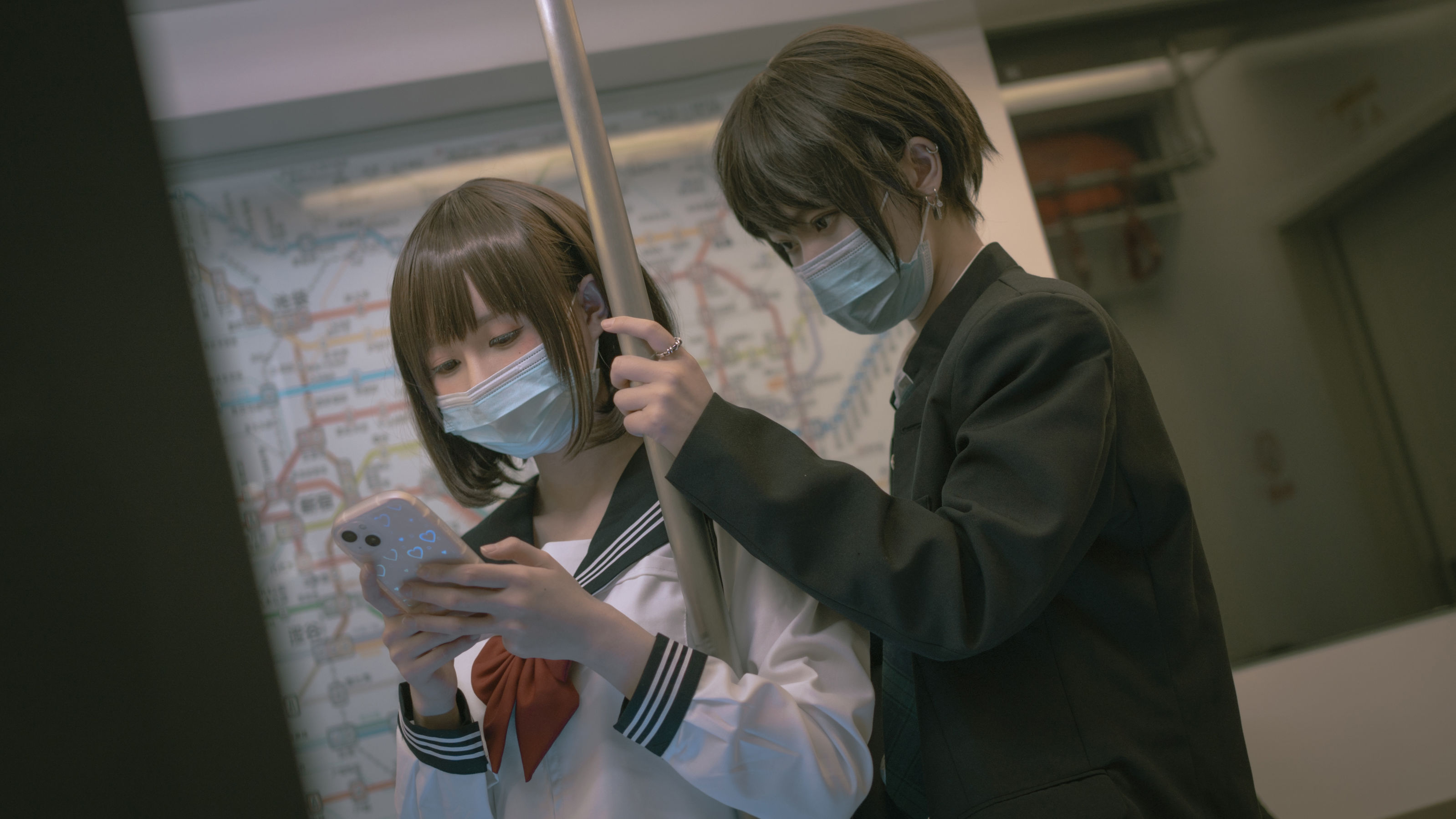 [网红COSER] 西园寺南歌写真 - 电车物语/(125P)