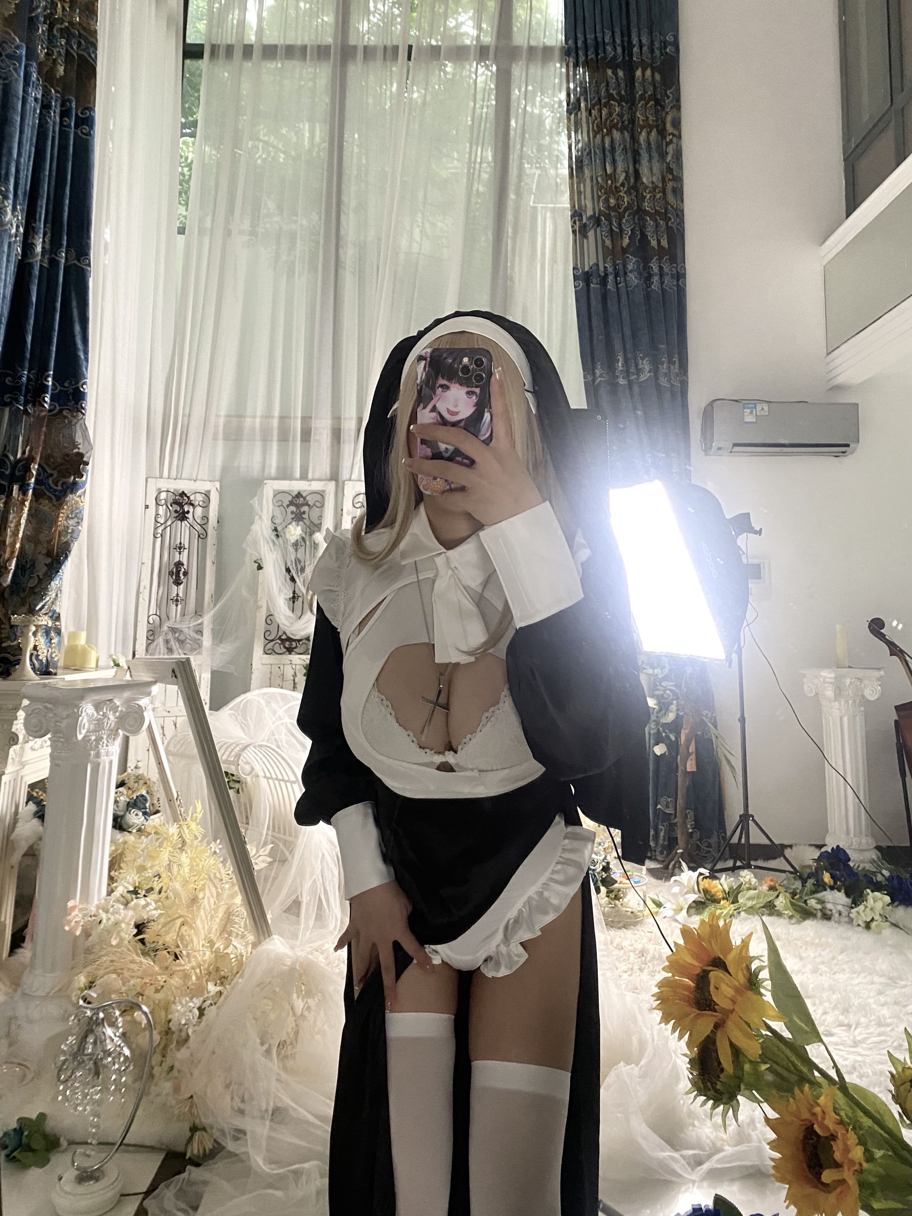 [网红COSER] 二次元妹子抱走莫子aa - 生日特辑 修女/(74P)