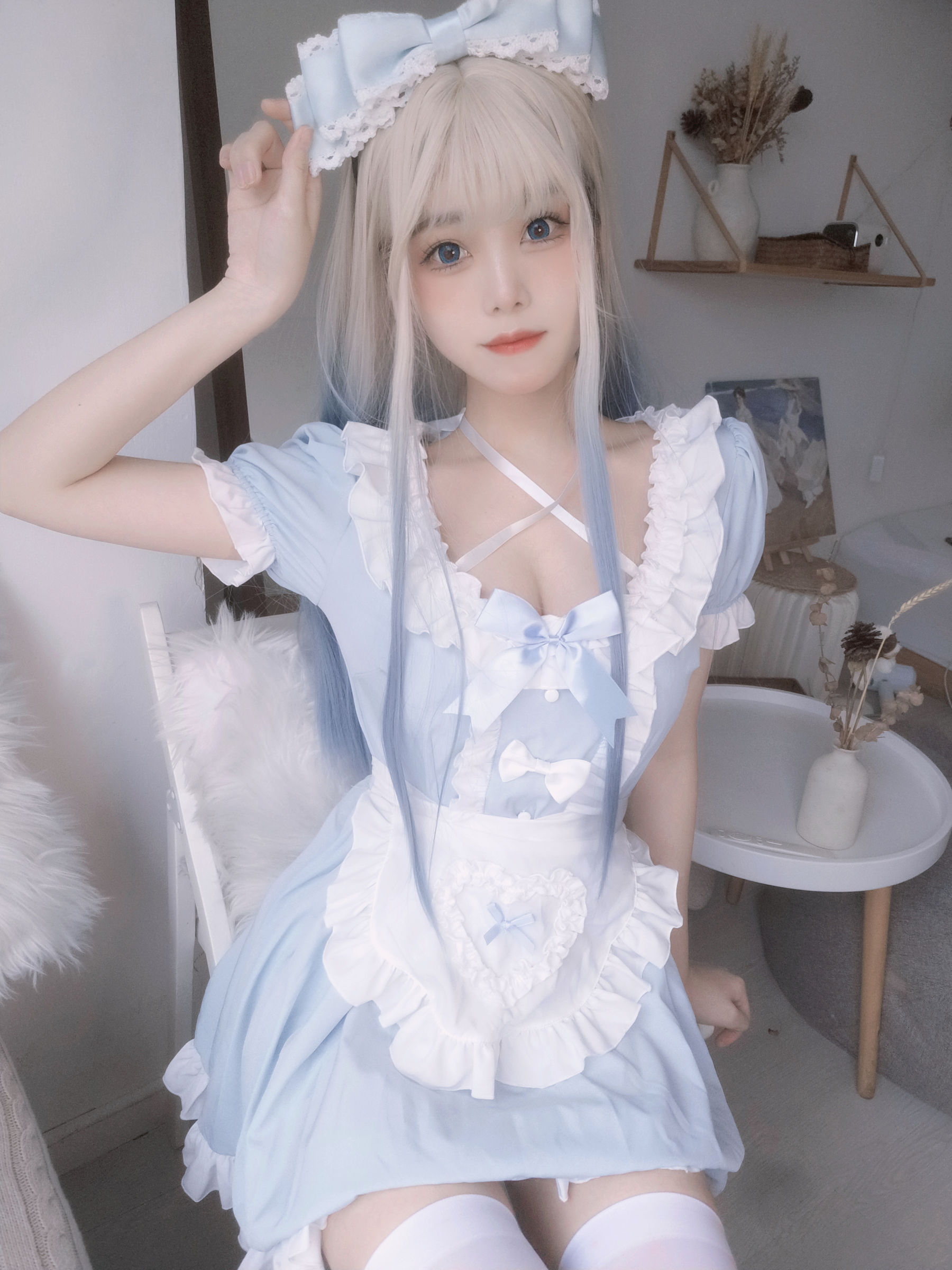 [网红COSER] 萌系小姐姐蜜汁猫裘 - 蓝女仆/(27P)