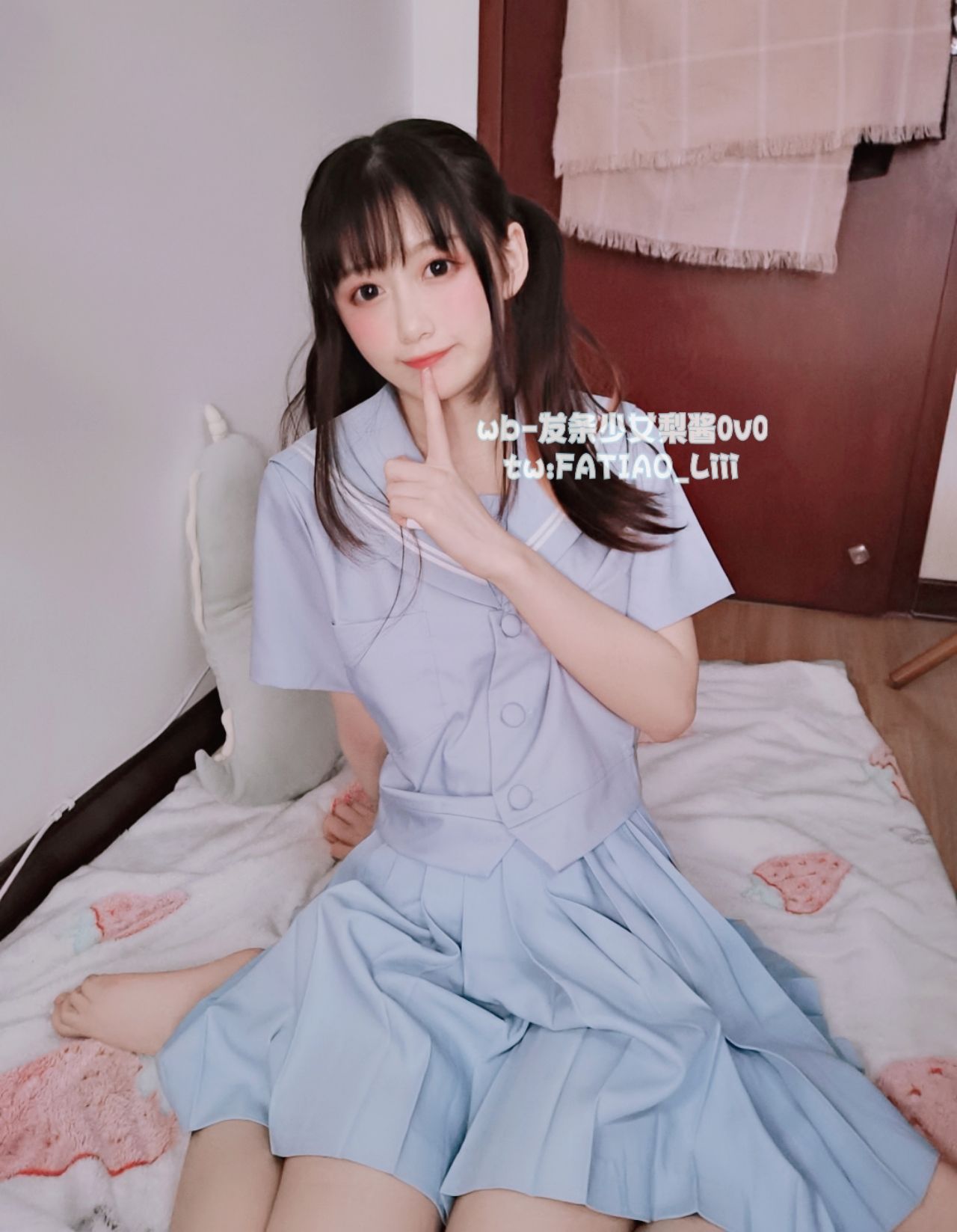 [福利COS] 迷之呆梨(发条少女) - 水蓝JK/(41P)