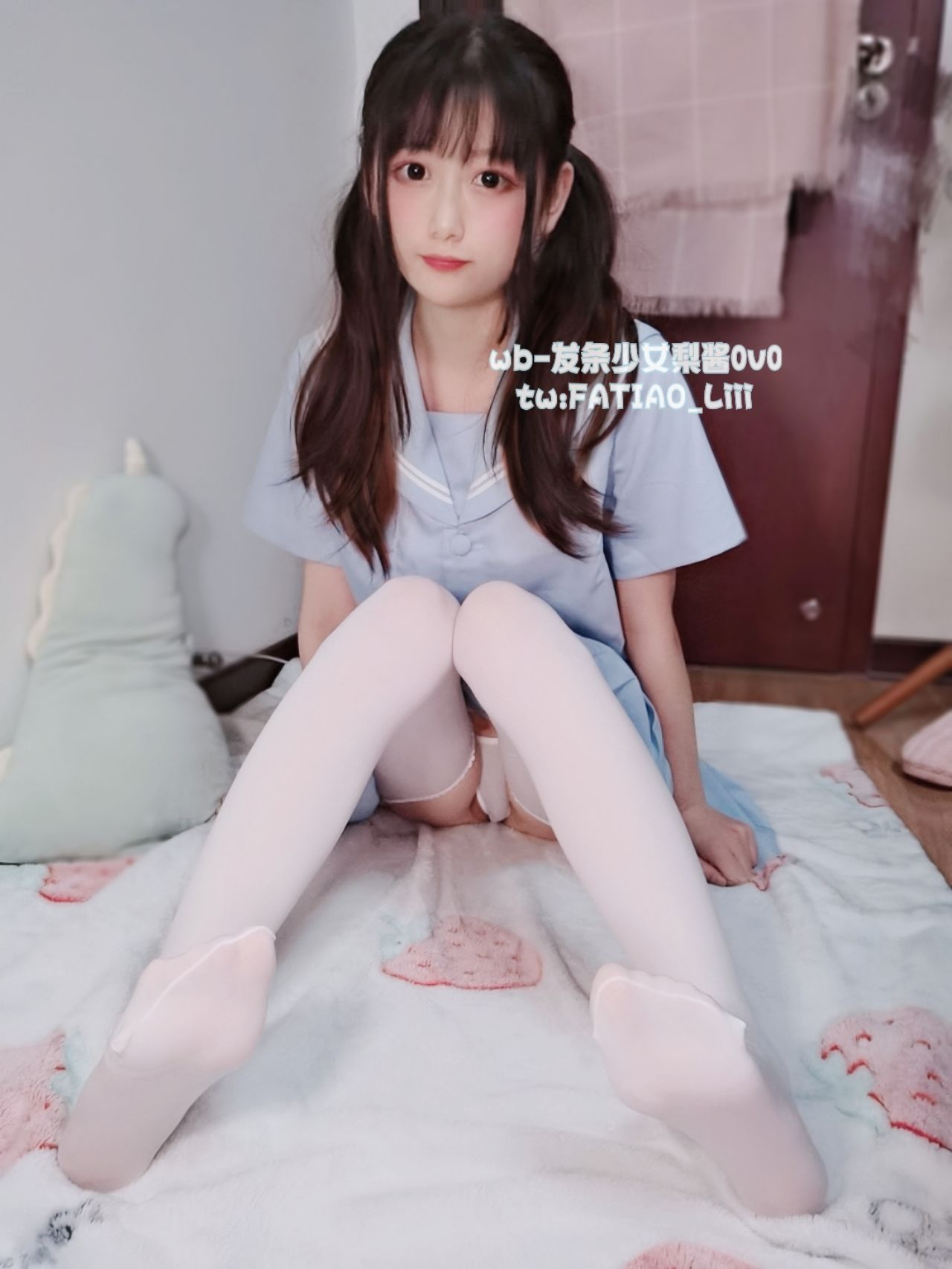 [福利COS] 迷之呆梨(发条少女) - 水蓝JK/(41P)