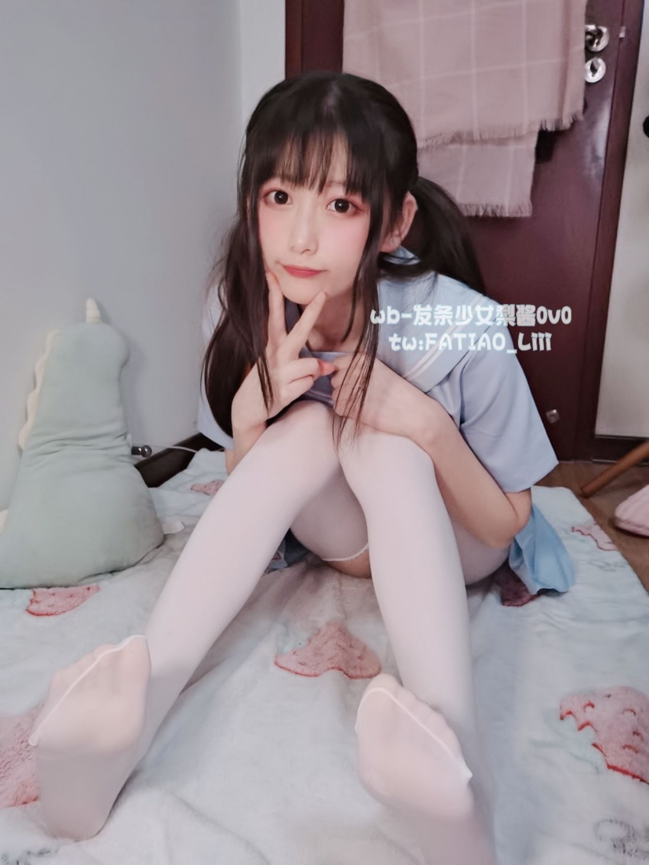 [福利COS] 迷之呆梨(发条少女) - 水蓝JK/(41P)