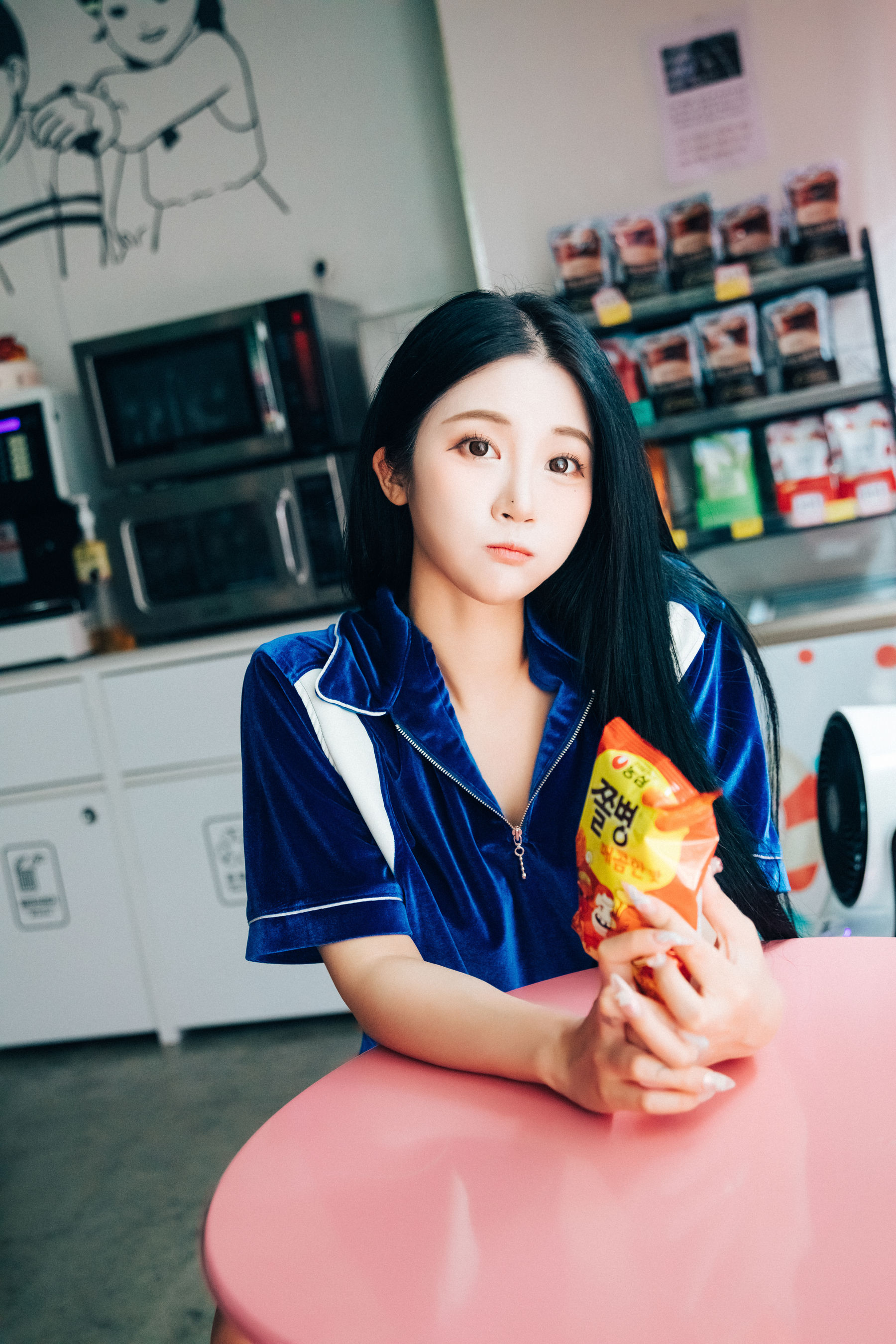 [LOOZY]  Bomi - Part timer/(124P)