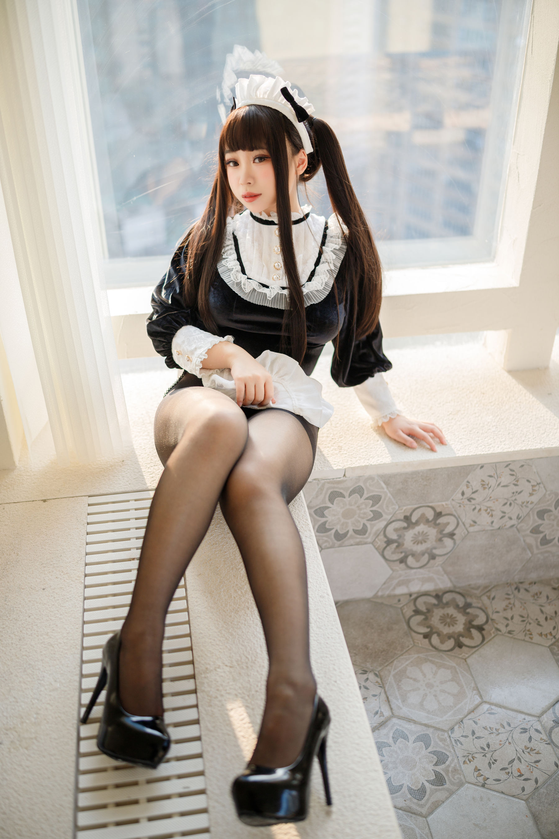 [福利COS] 胡桃猫Kurumineko - 更衣女仆/(71P)