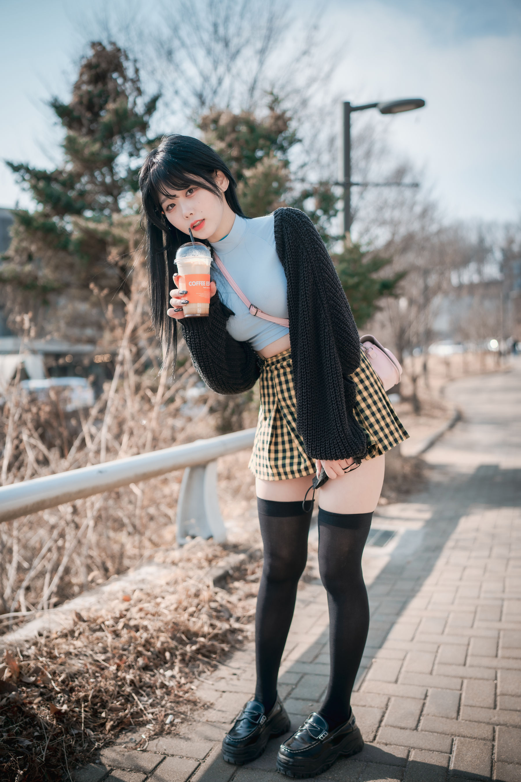 [DJAWA]  Zia - Early Spring Walk in March/(141P)