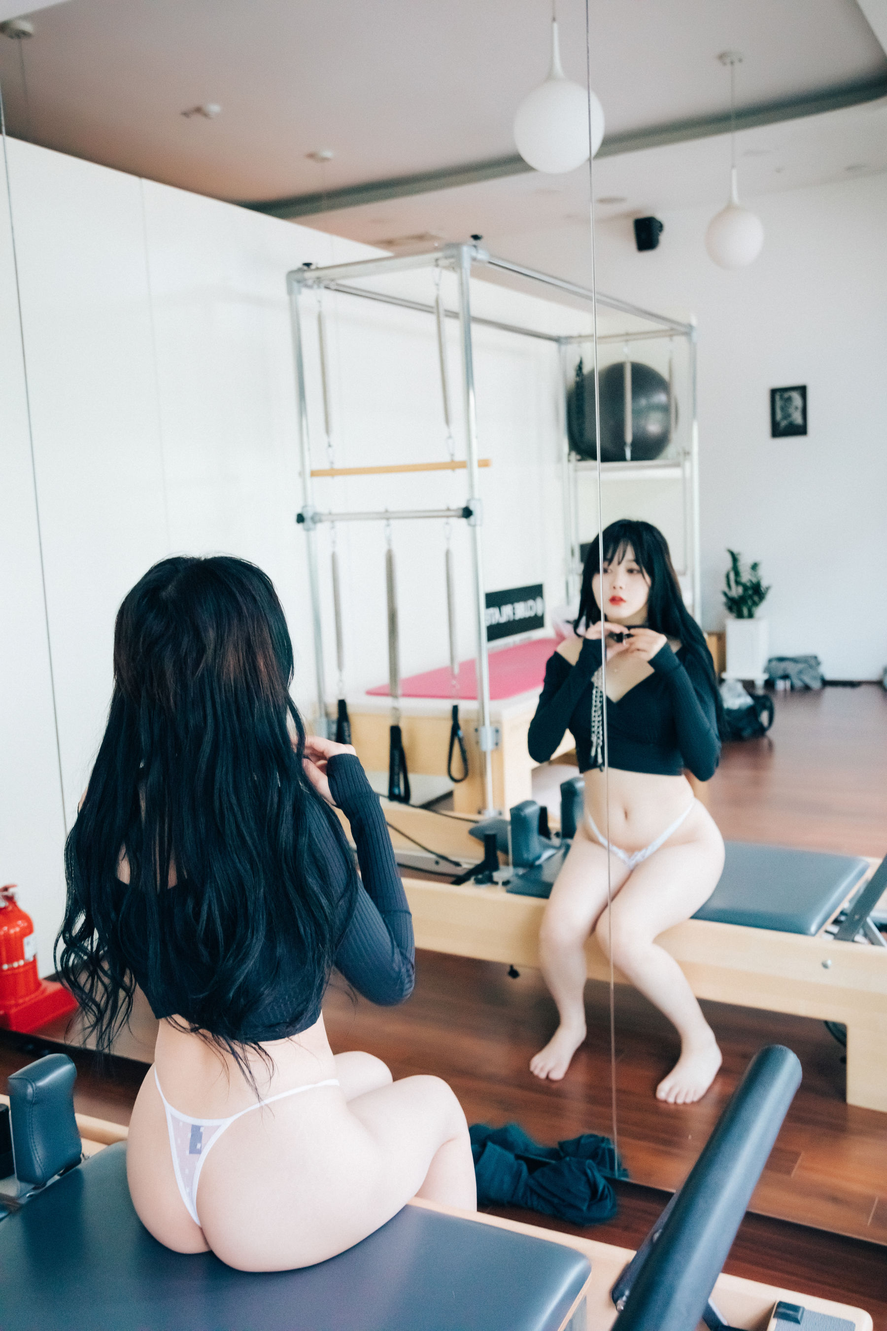 [LOOZY]  Zia - Pilates instructor/(109P)