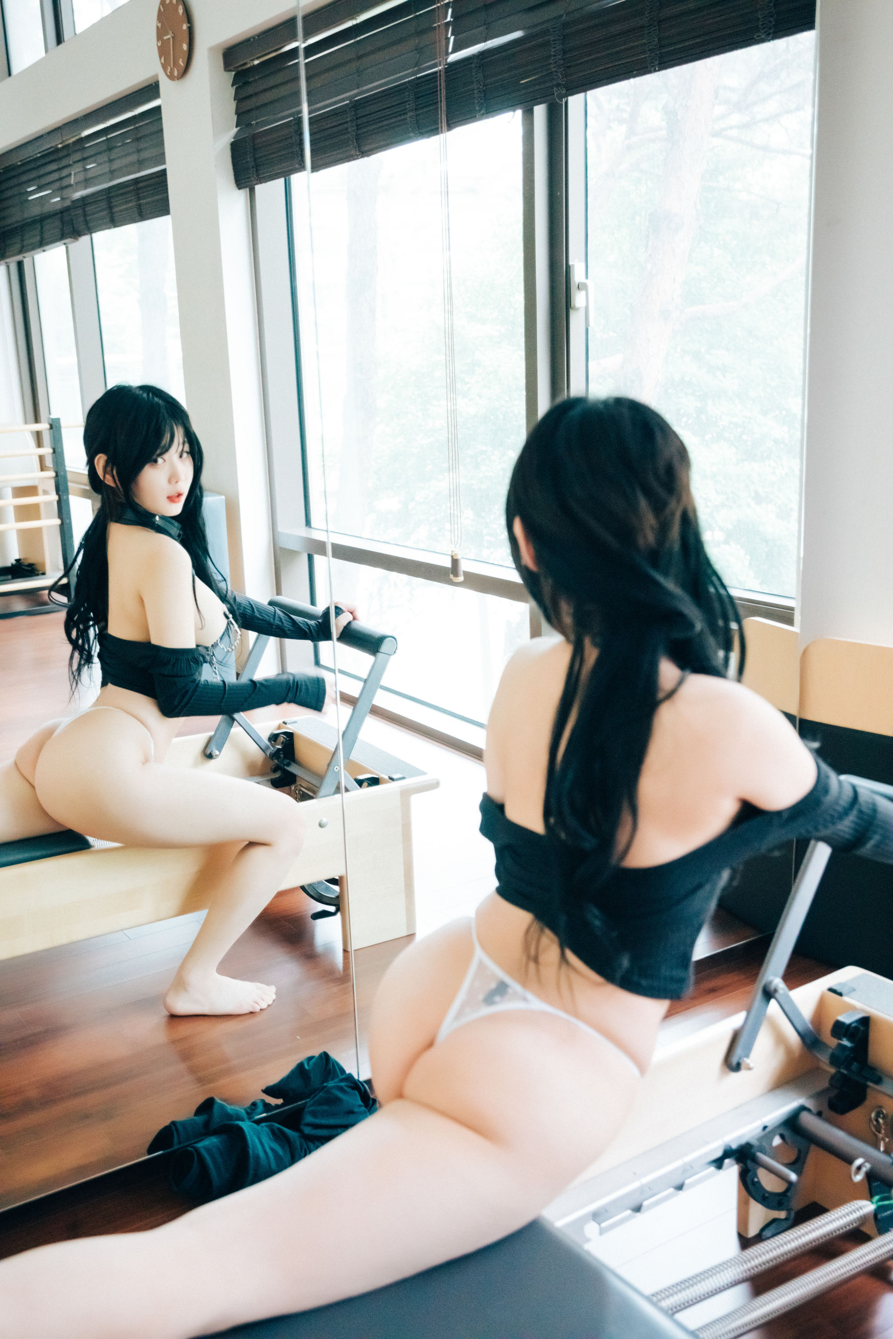 [LOOZY]  Zia - Pilates instructor/(109P)