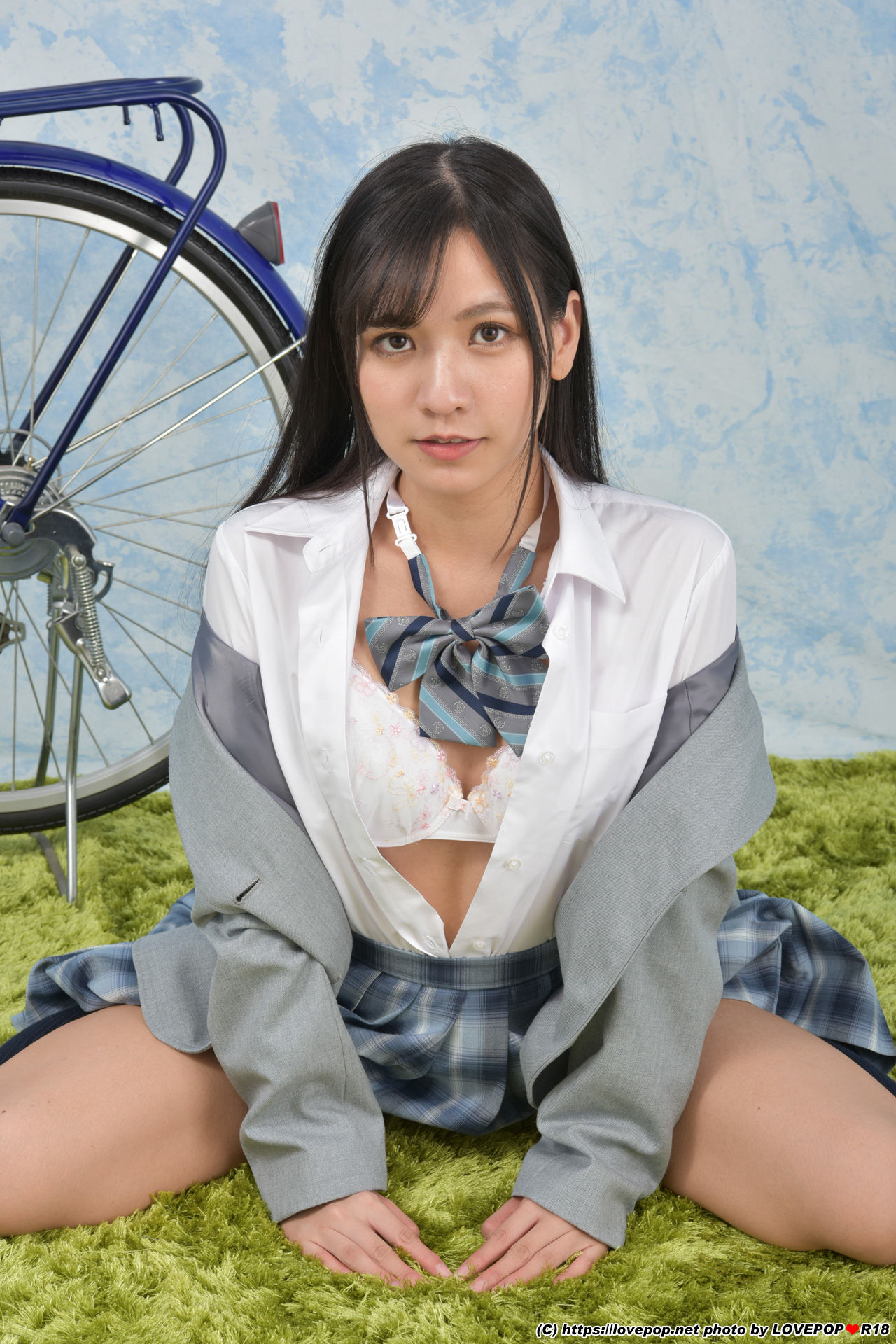 [LOVEPOP] Rin Miyazaki 宮崎リン Photoset 04/(76P)