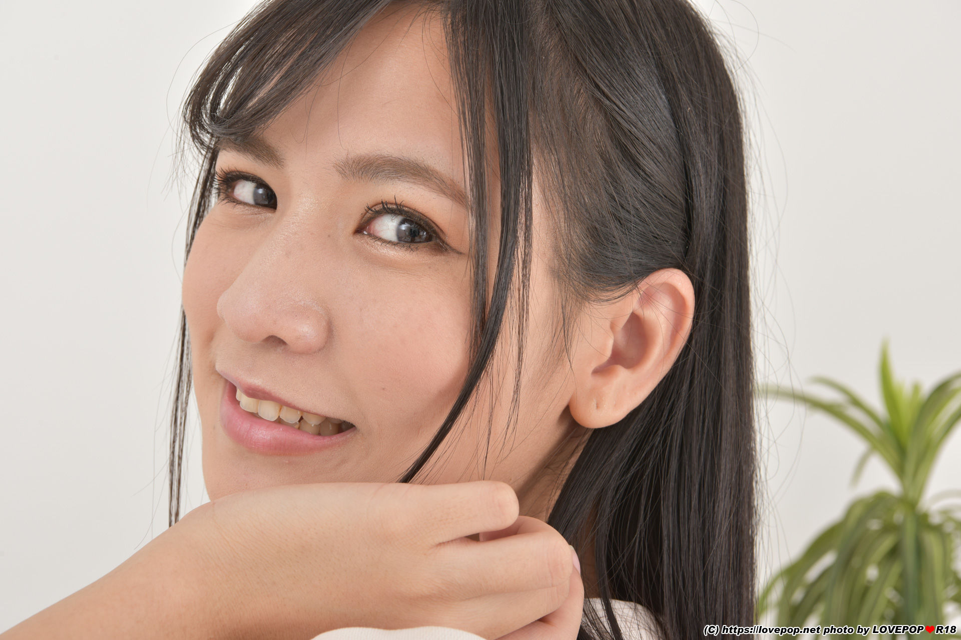 [LOVEPOP] Rin Miyazaki 宮崎リン Photoset 05/(88P)