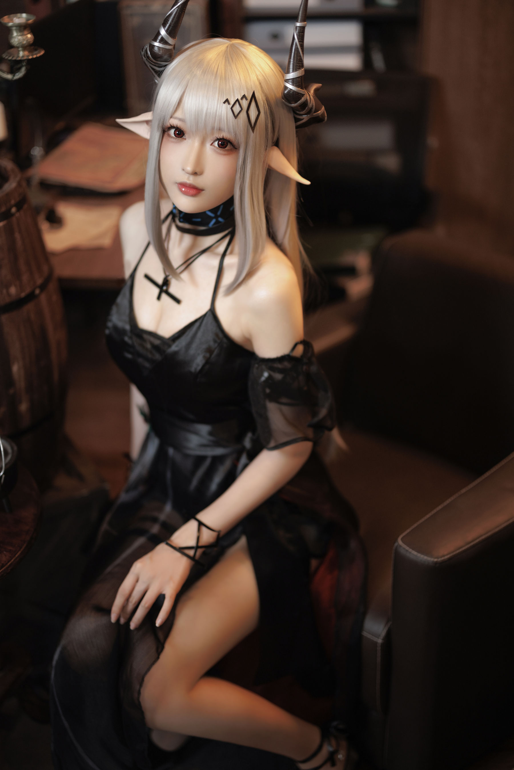 [福利COS] Coser小姐姐南宫 - 泥岩 礼服/(21P)