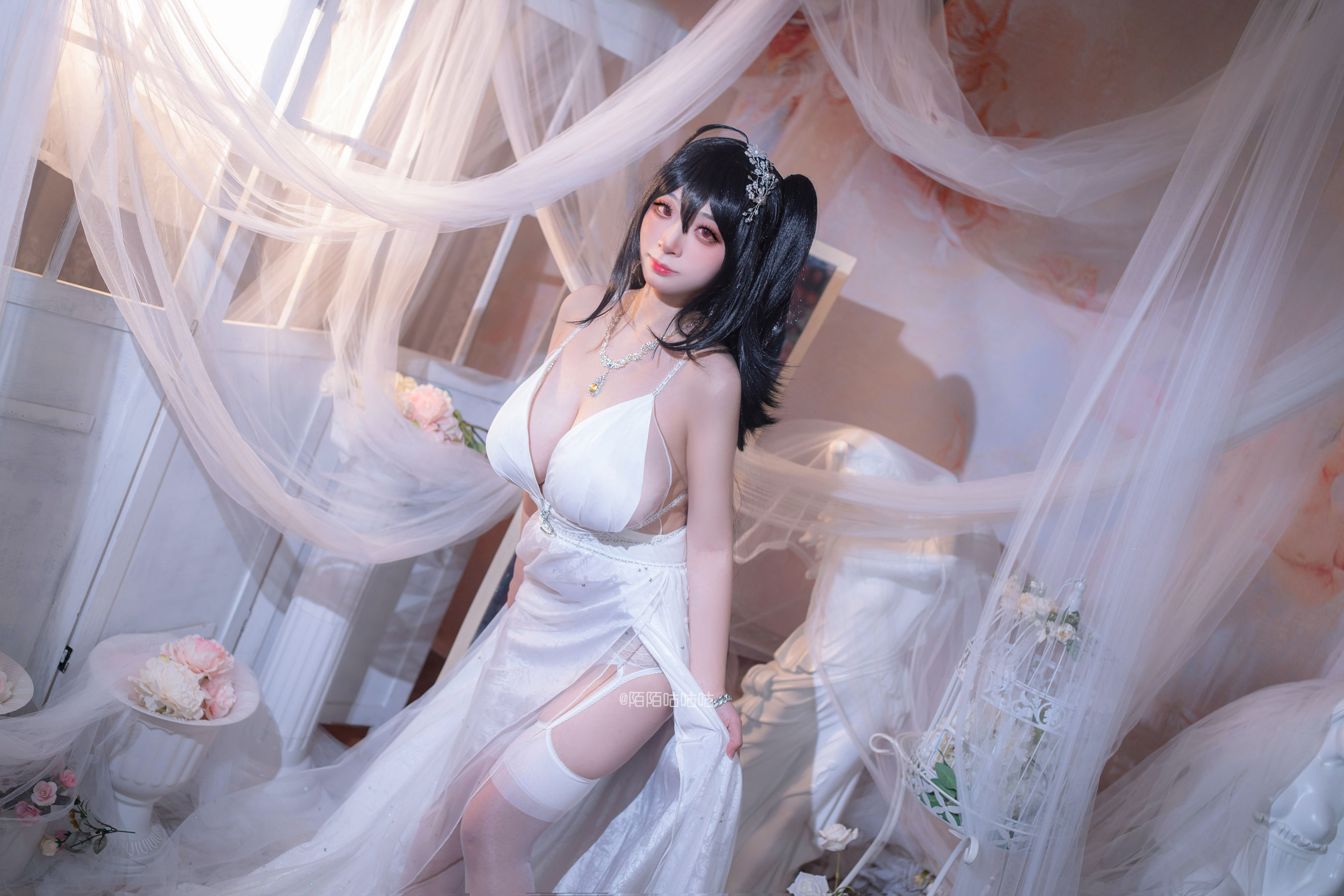 [福利COS] Cosplay美女韶陌陌 - 大凤 婚纱/(18P)