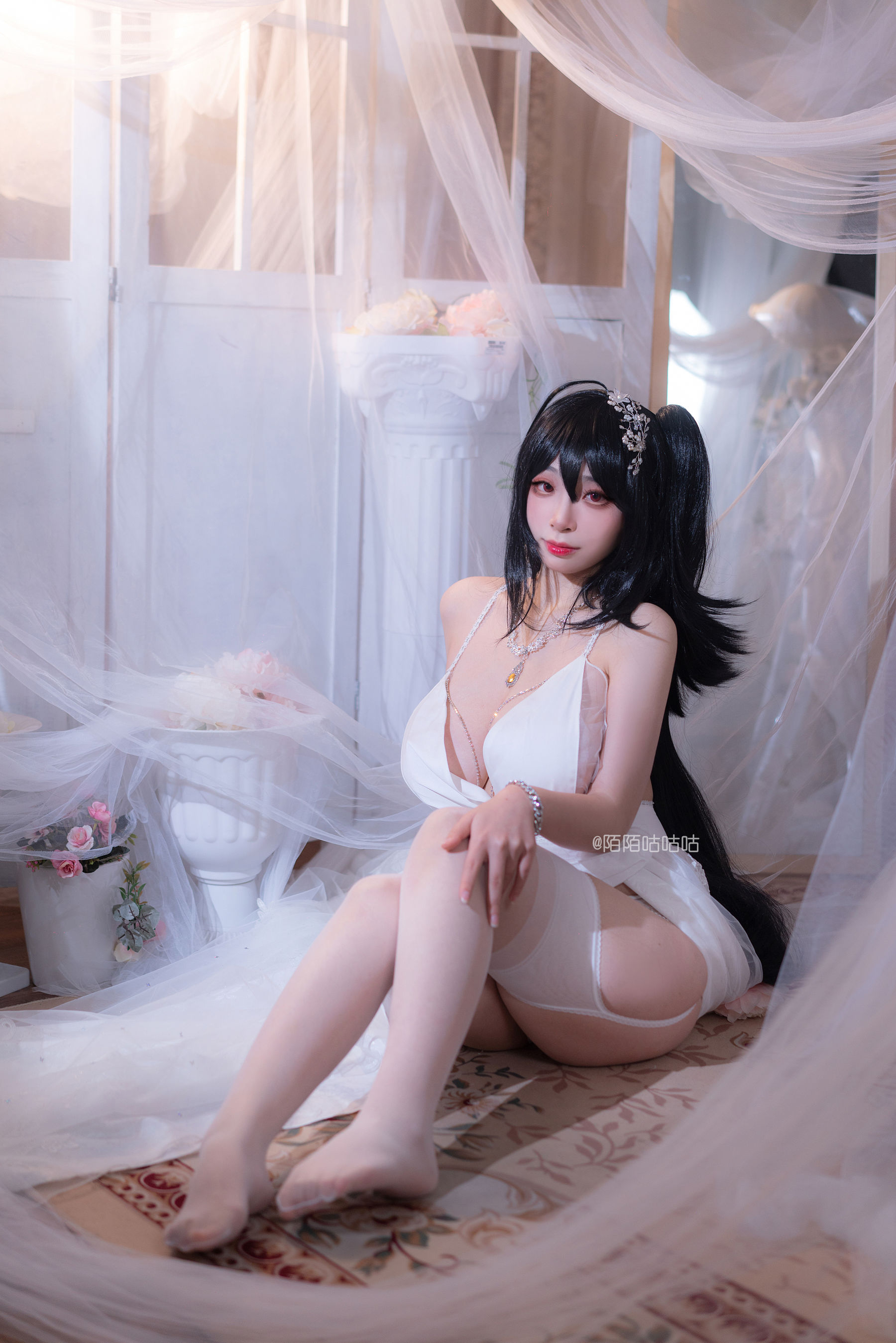 [福利COS] Cosplay美女韶陌陌 - 大凤 婚纱/(18P)