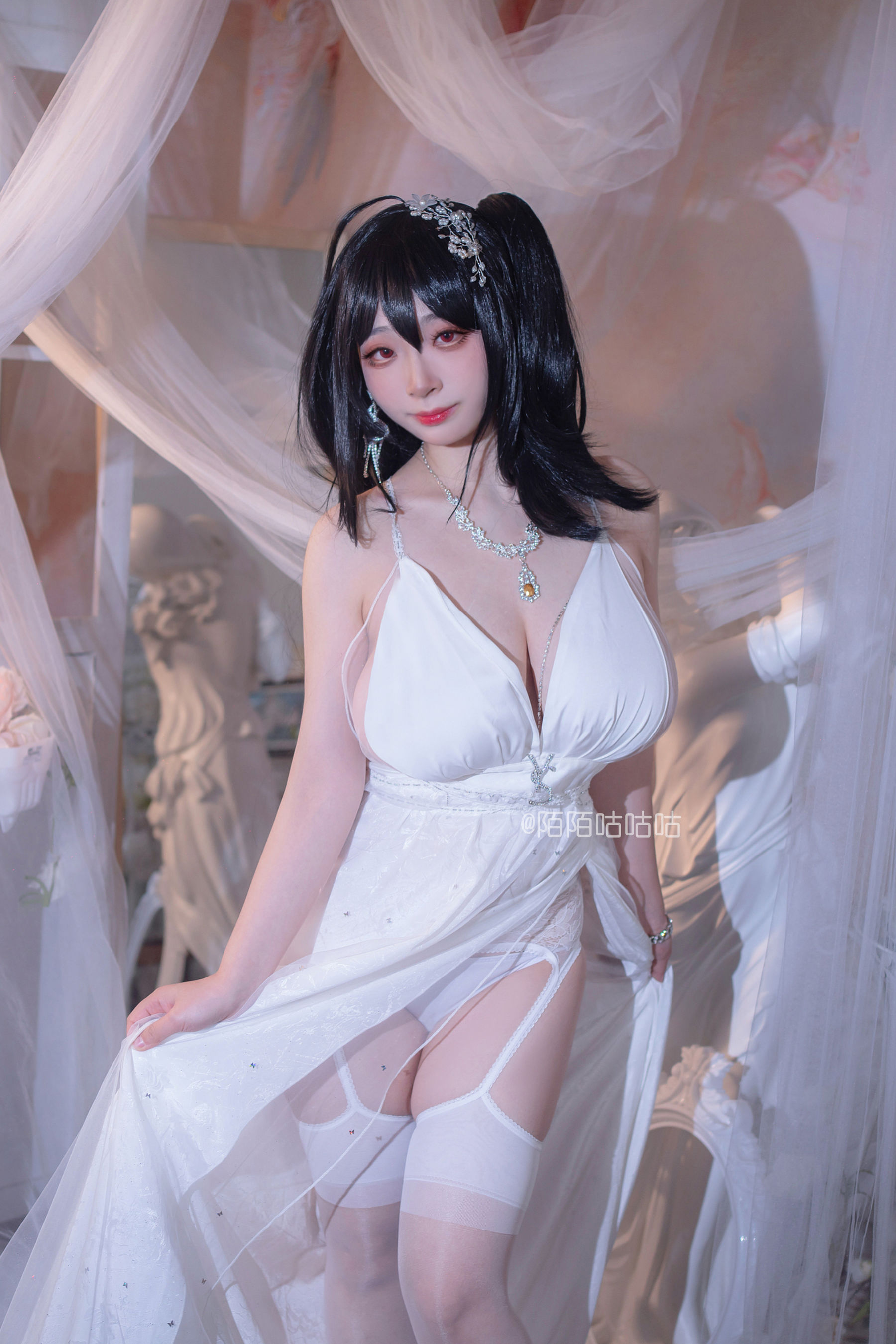 [福利COS] Cosplay美女韶陌陌 - 大凤 婚纱/(18P)