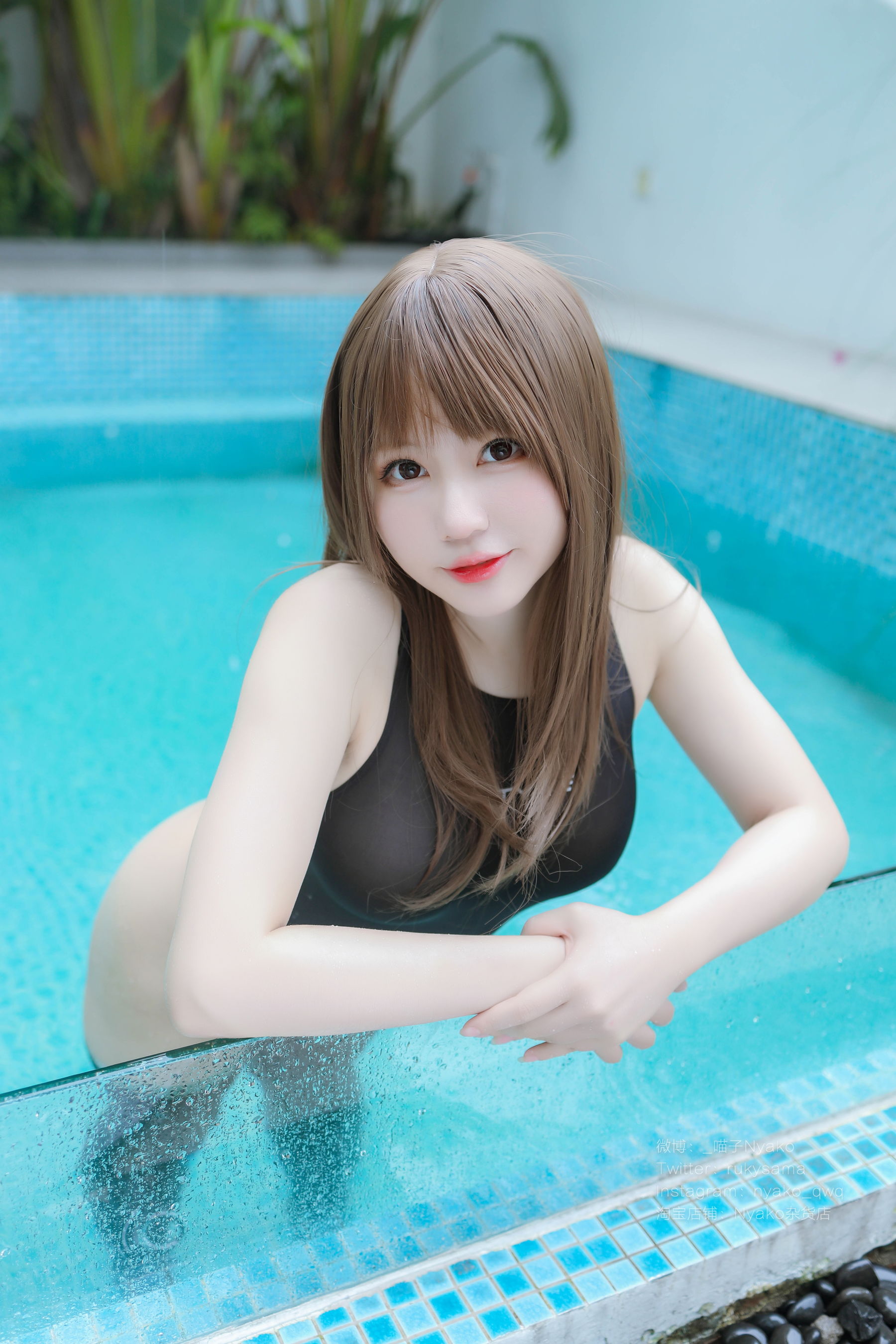 [福利COS] 萌妹子Nyako喵子 - 黑色透明竞泳/(134P)