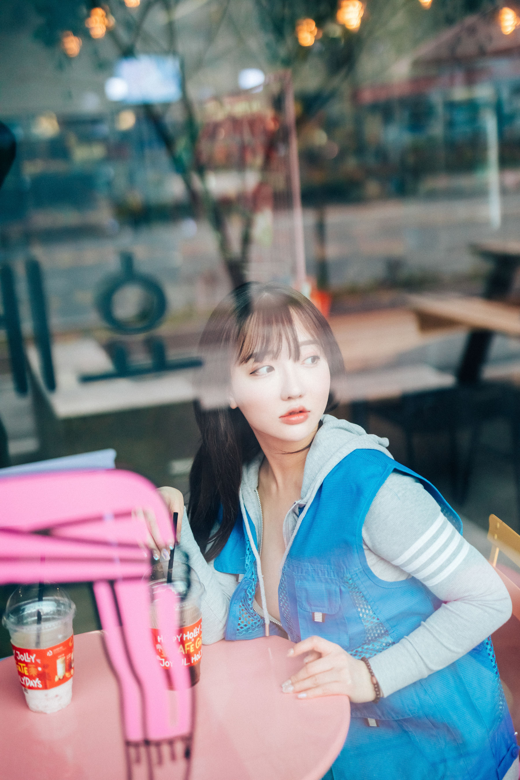 [LOOZY]  Yeeun - Convenience store part timer S.Ver/(81P)