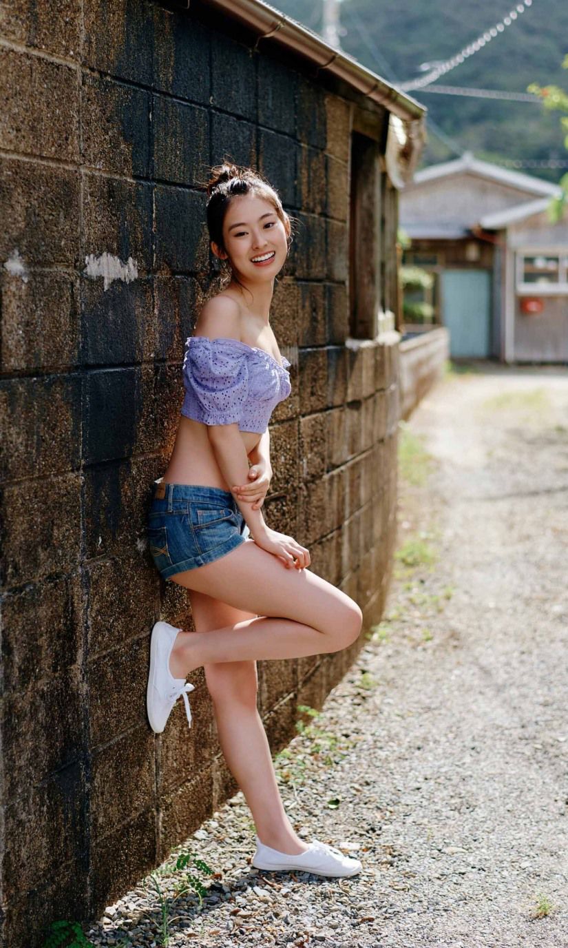 [photobook] Ayaka Imoto 井本彩花「ヒロインは凛として美しい17歳。」/(64P)