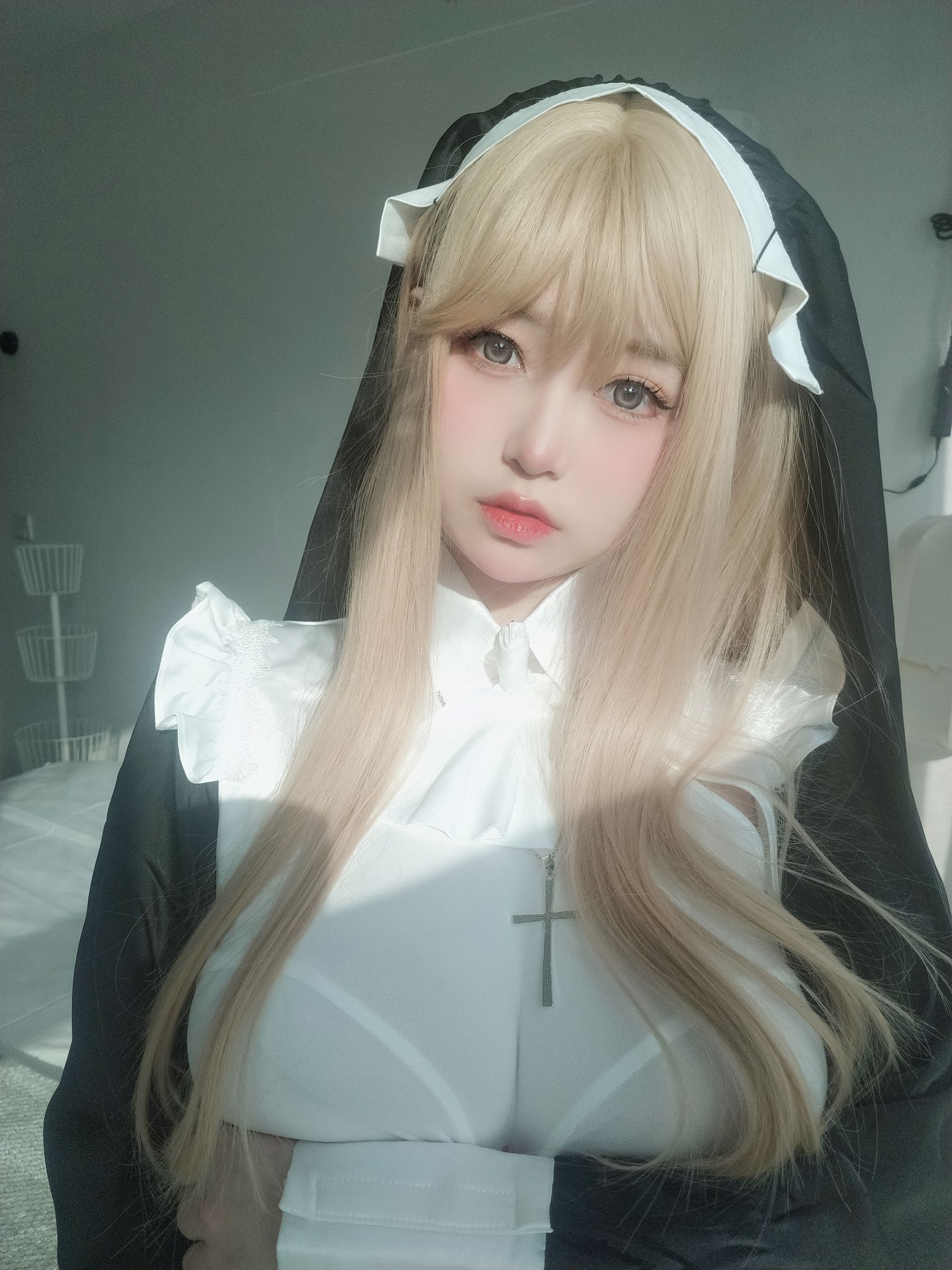 [福利COS] 女主K - 修女/(80P)