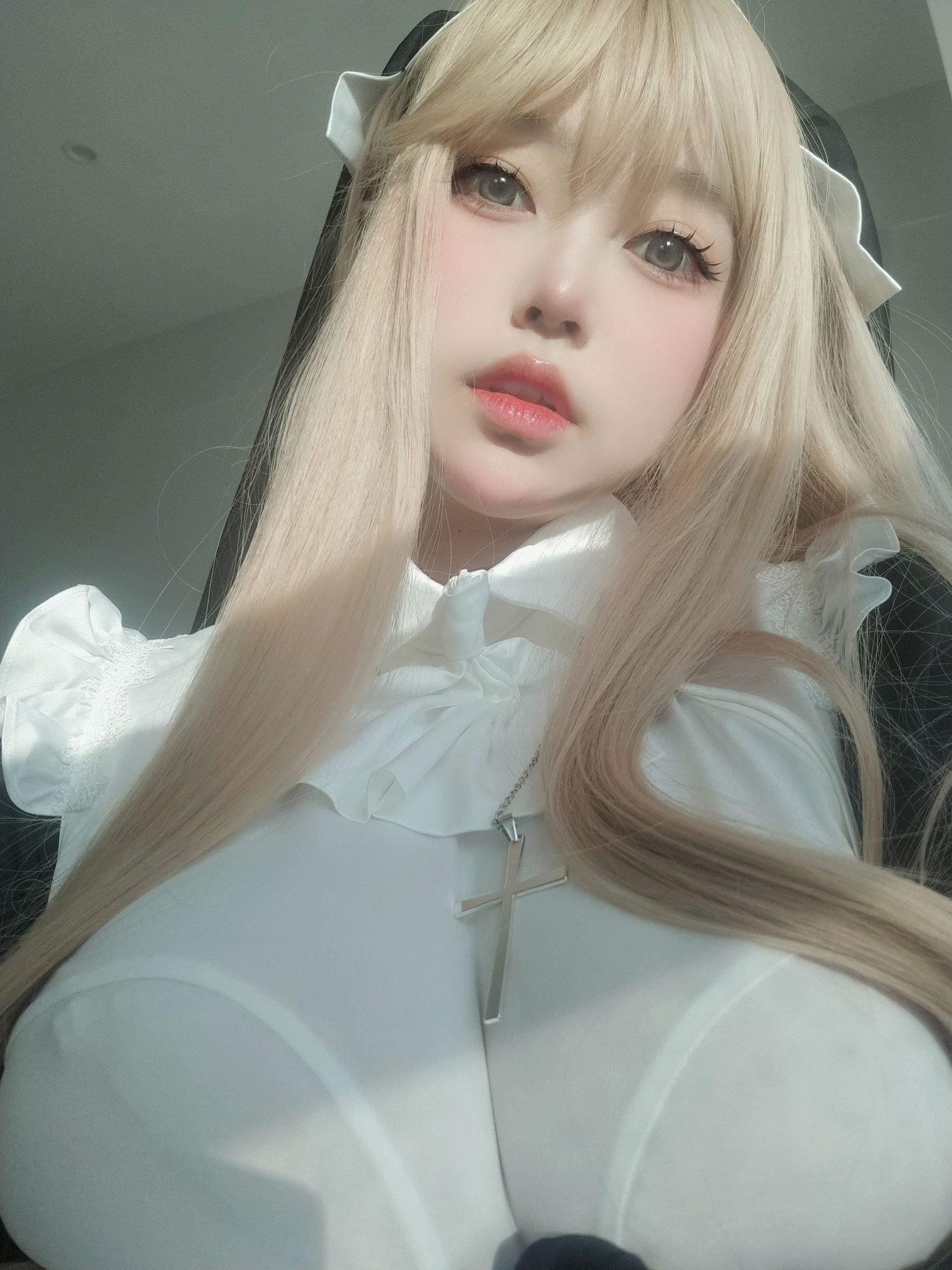 [福利COS] 女主K - 修女/(80P)