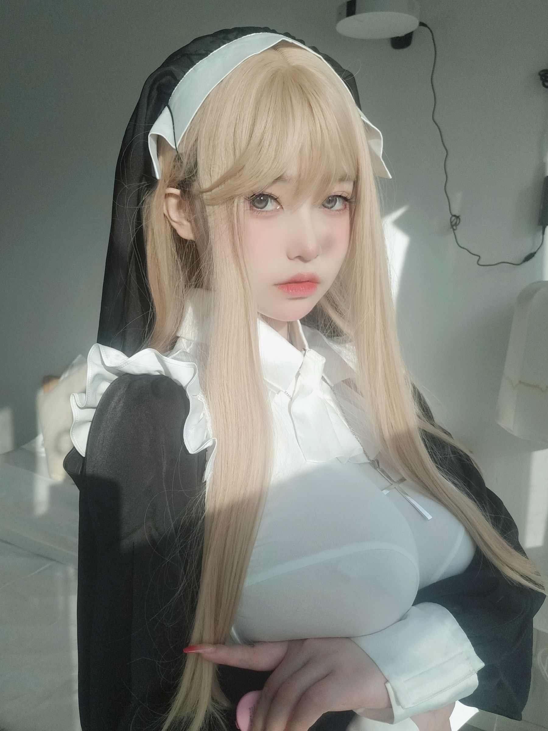 [福利COS] 女主K - 修女/(80P)