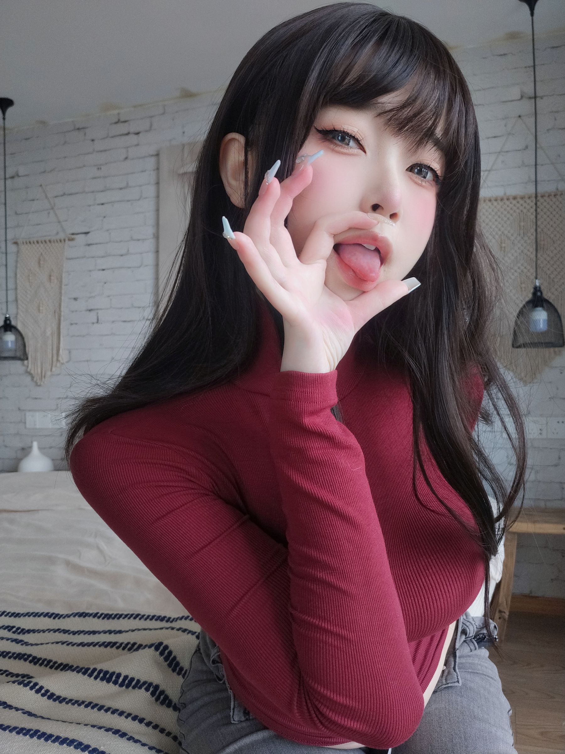 [福利COS] 女主K - 红色毛衣的丰满妹妹/(103P)