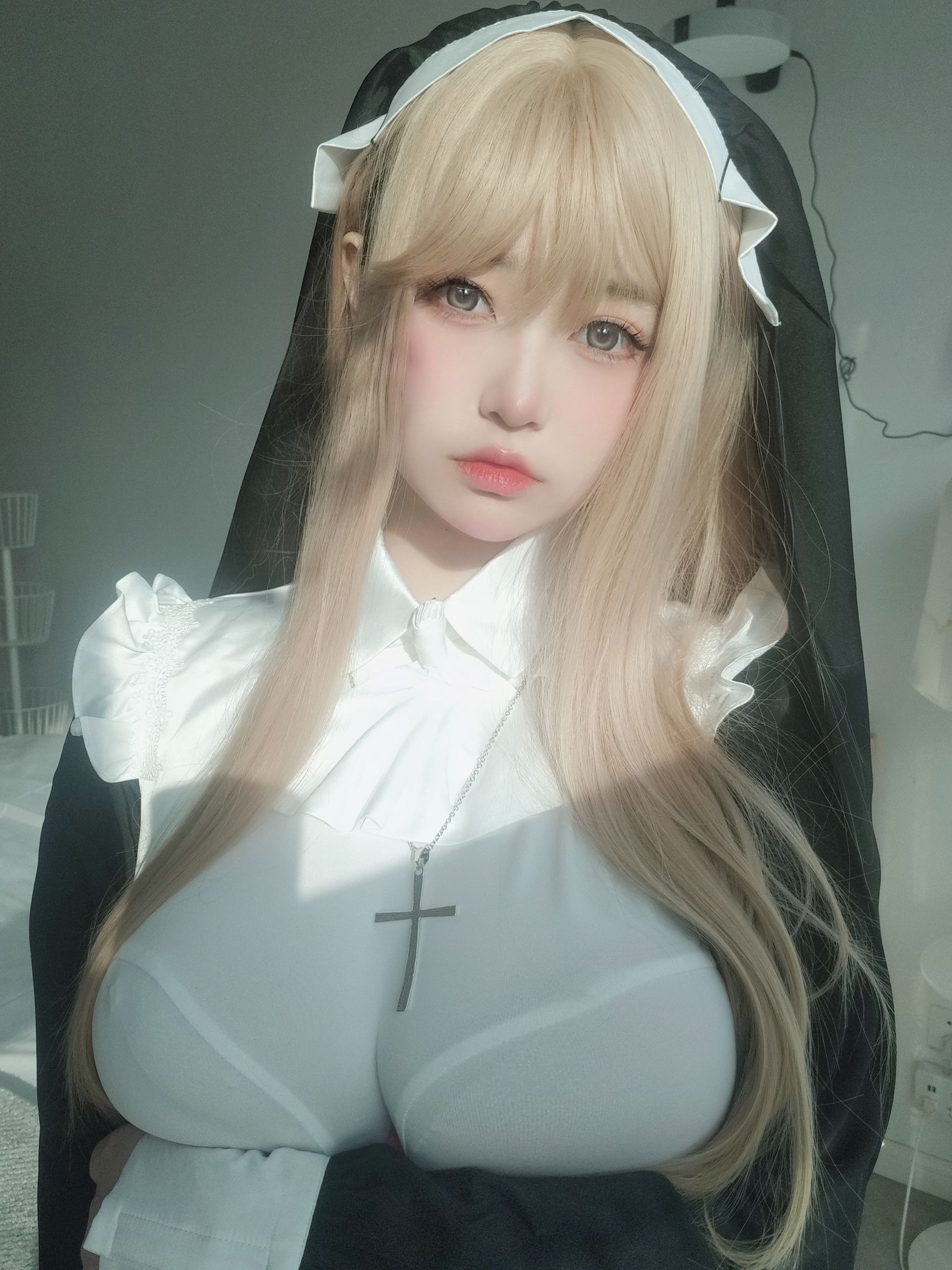 [福利COS] 女主K - 修女/(80P)