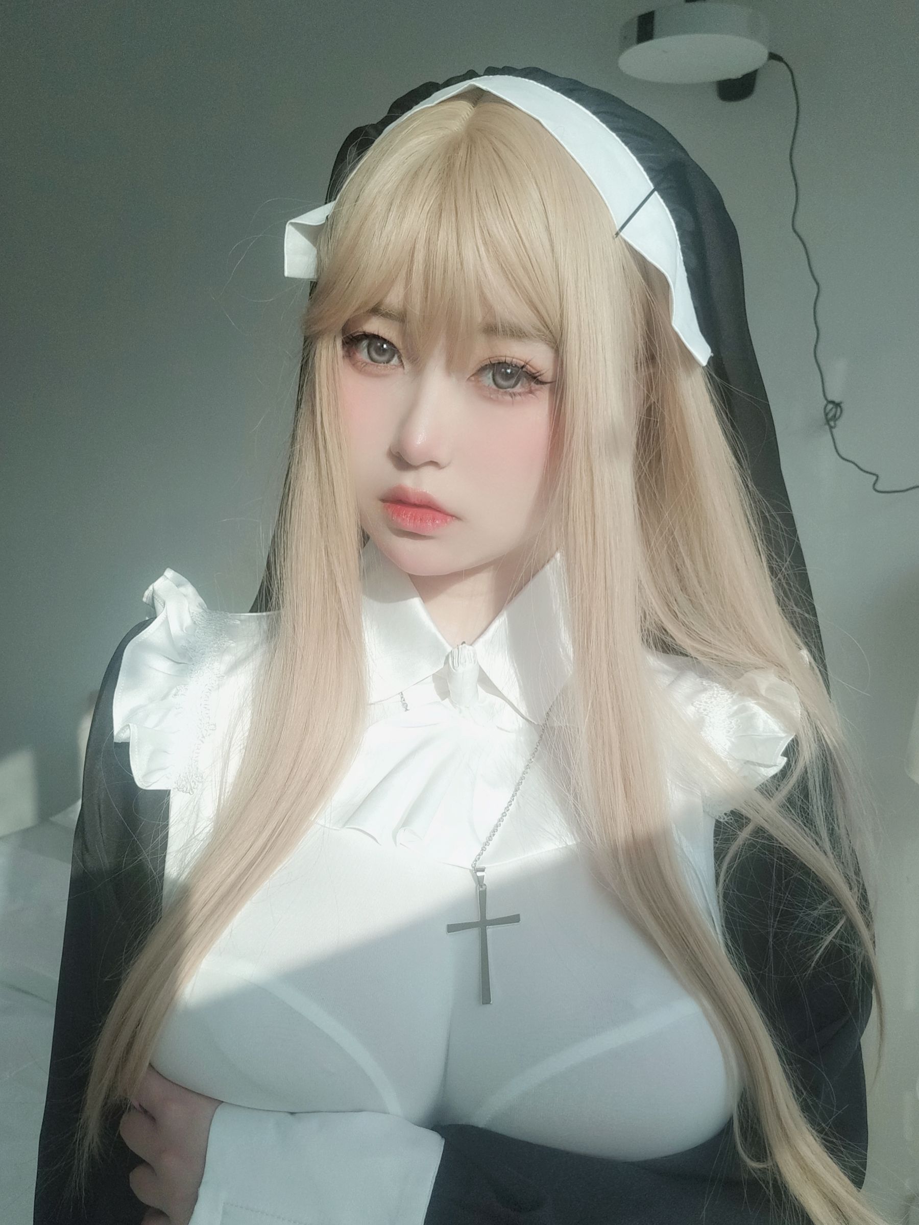 [福利COS] 女主K - 修女/(80P)