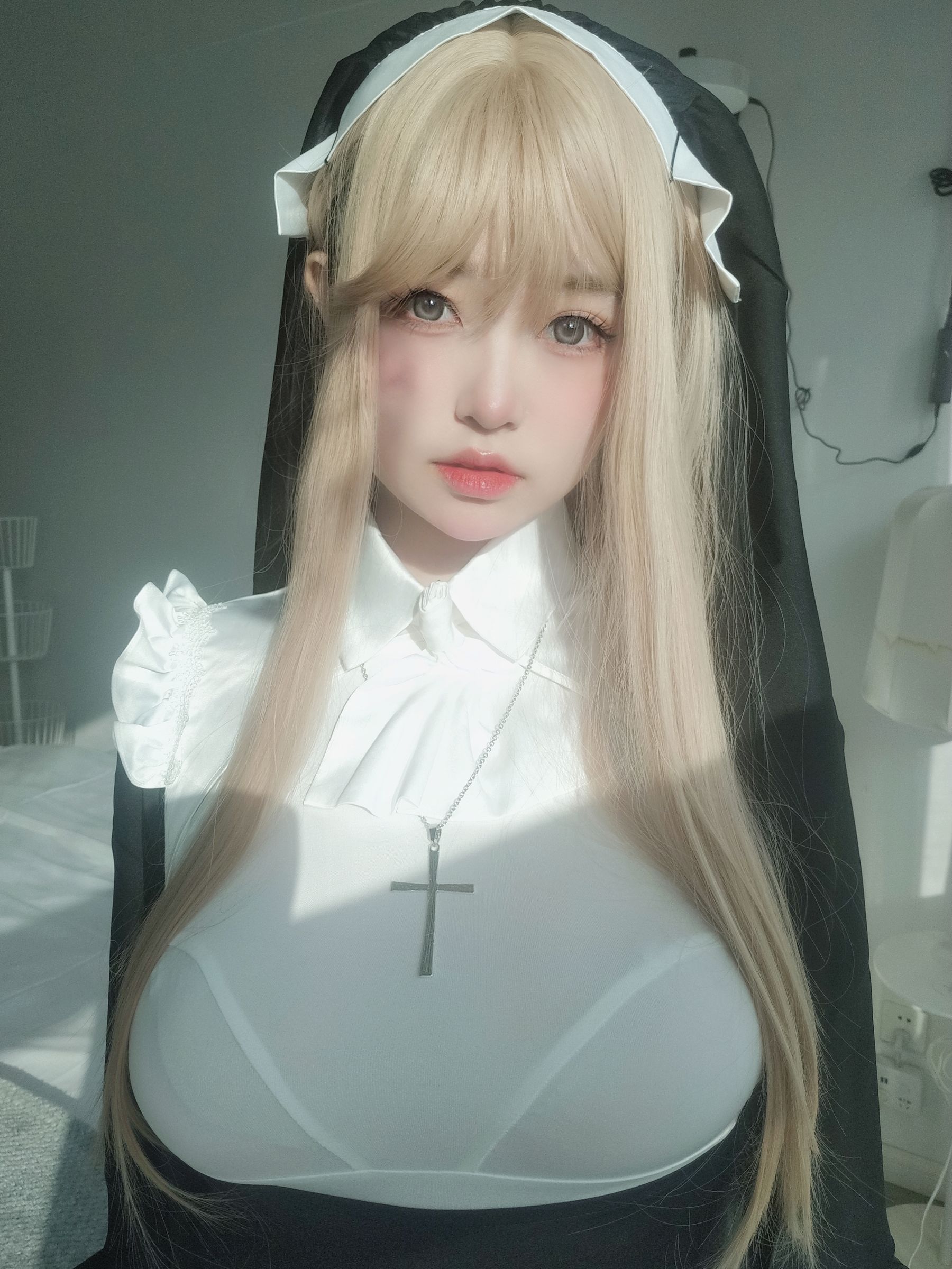 [福利COS] 女主K - 修女/(80P)