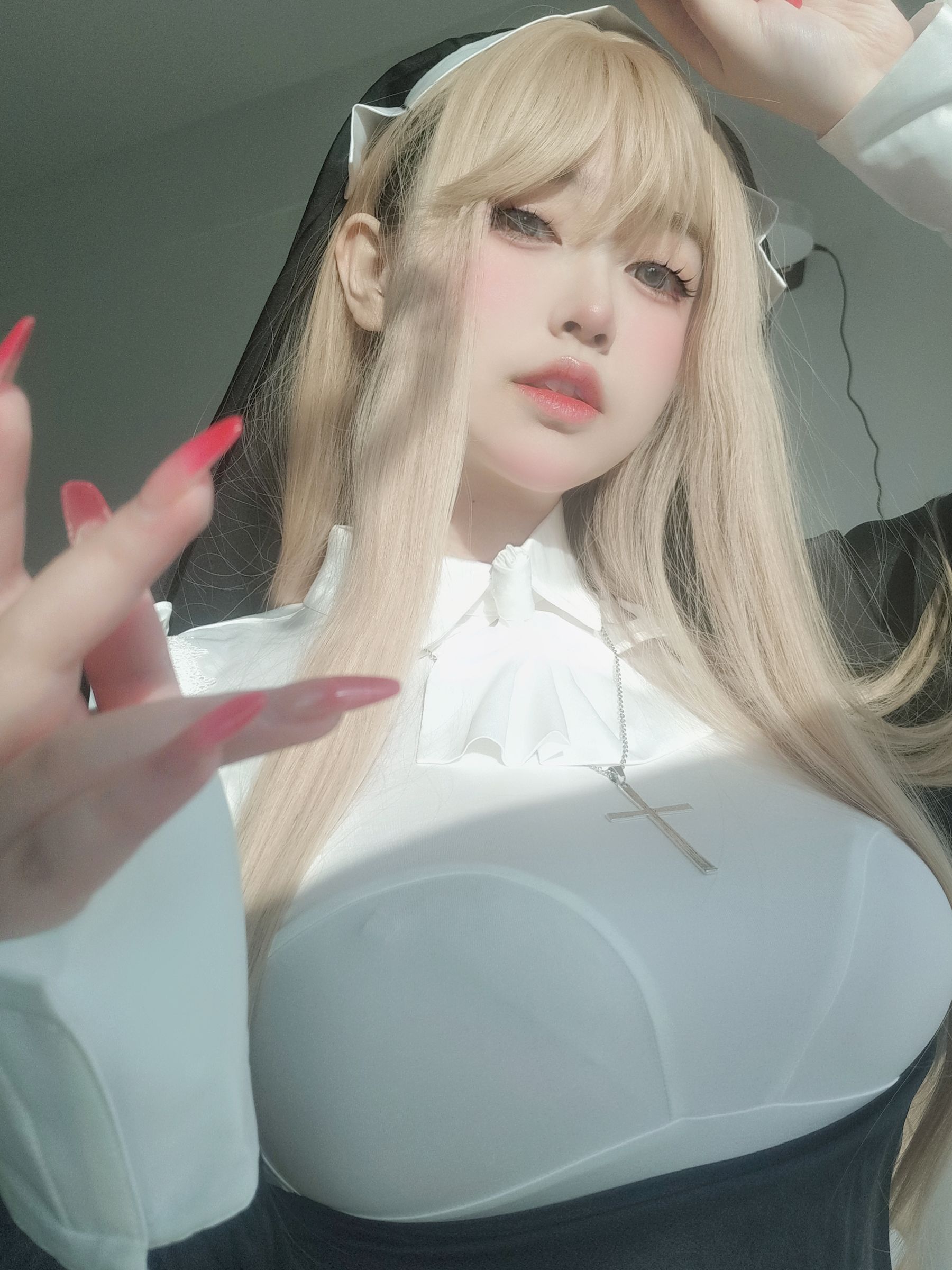 [福利COS] 女主K - 修女/(80P)