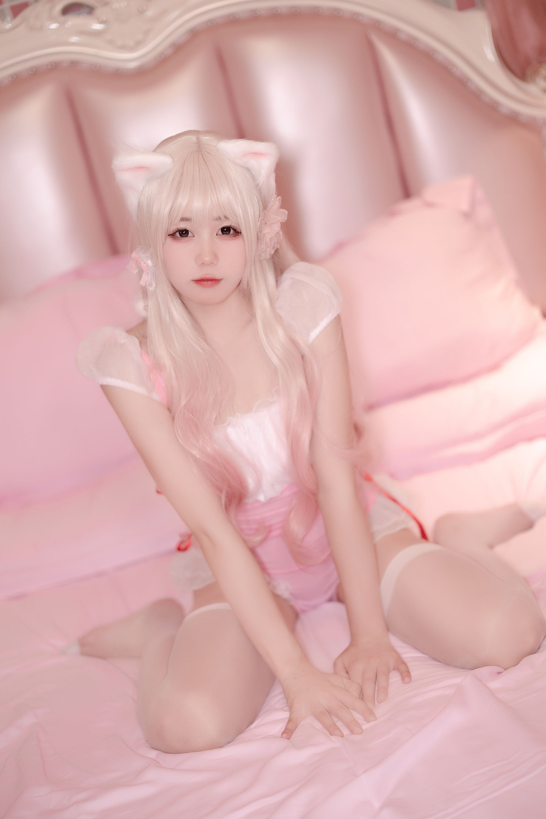 [福利COS] 咬一口兔娘 - 甜蜜暴击/(25P)