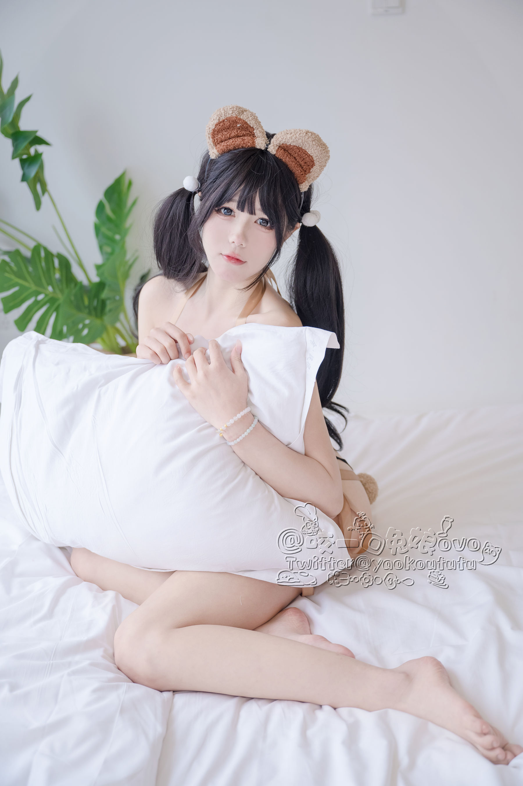 [福利COS] 咬一口兔娘 - 小熊睡衣/(60P)