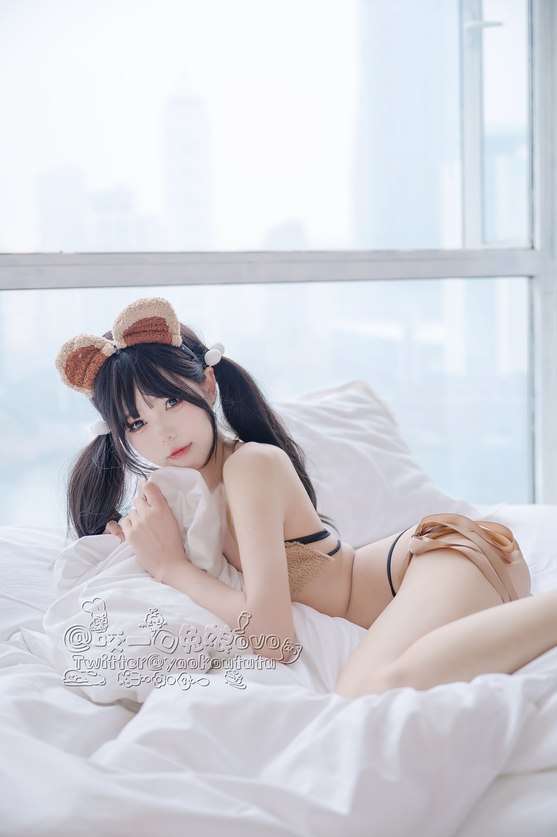 [福利COS] 咬一口兔娘 - 小熊睡衣/(60P)