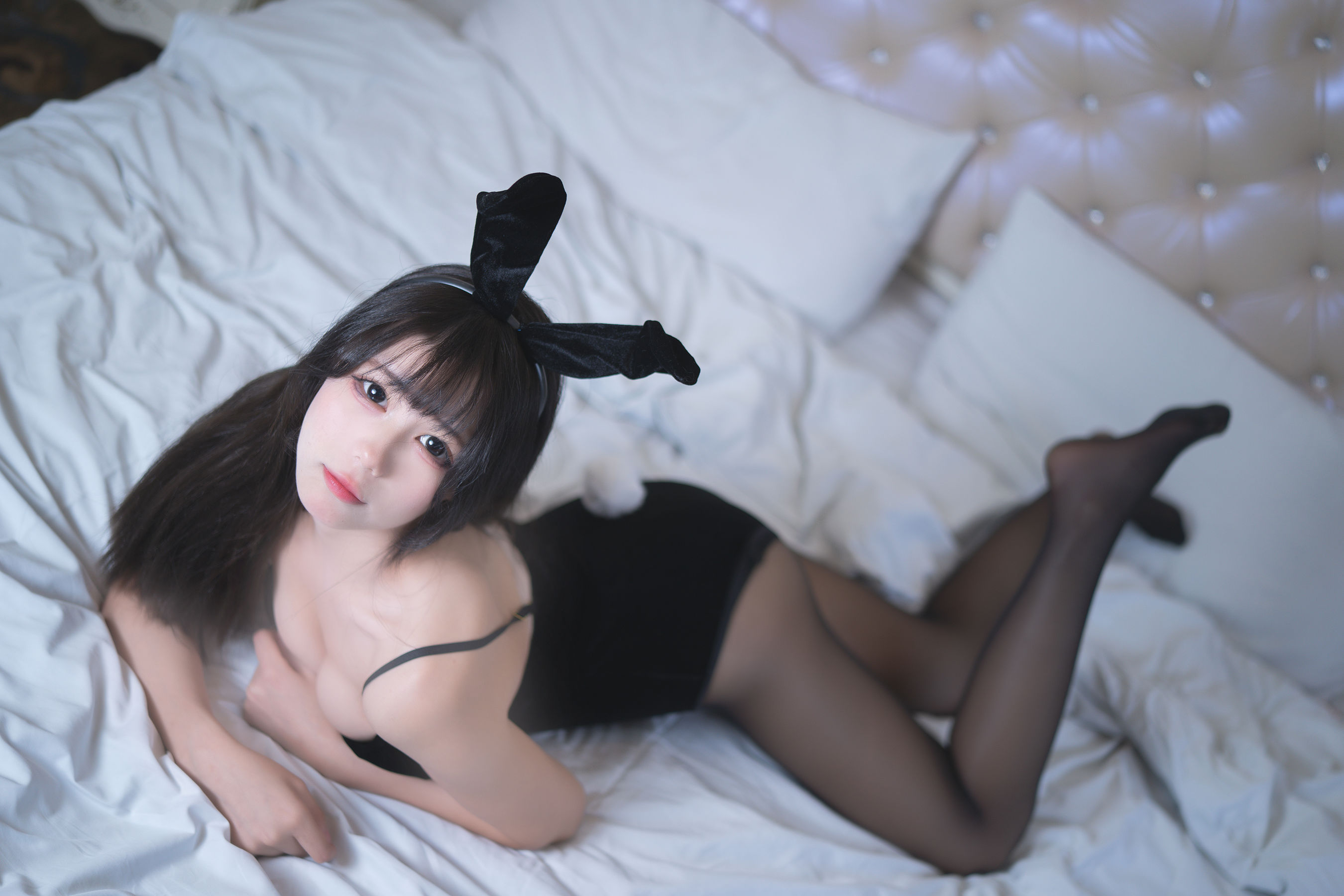 [福利COS] 咬一口兔娘 - night兔女郎/(21P)