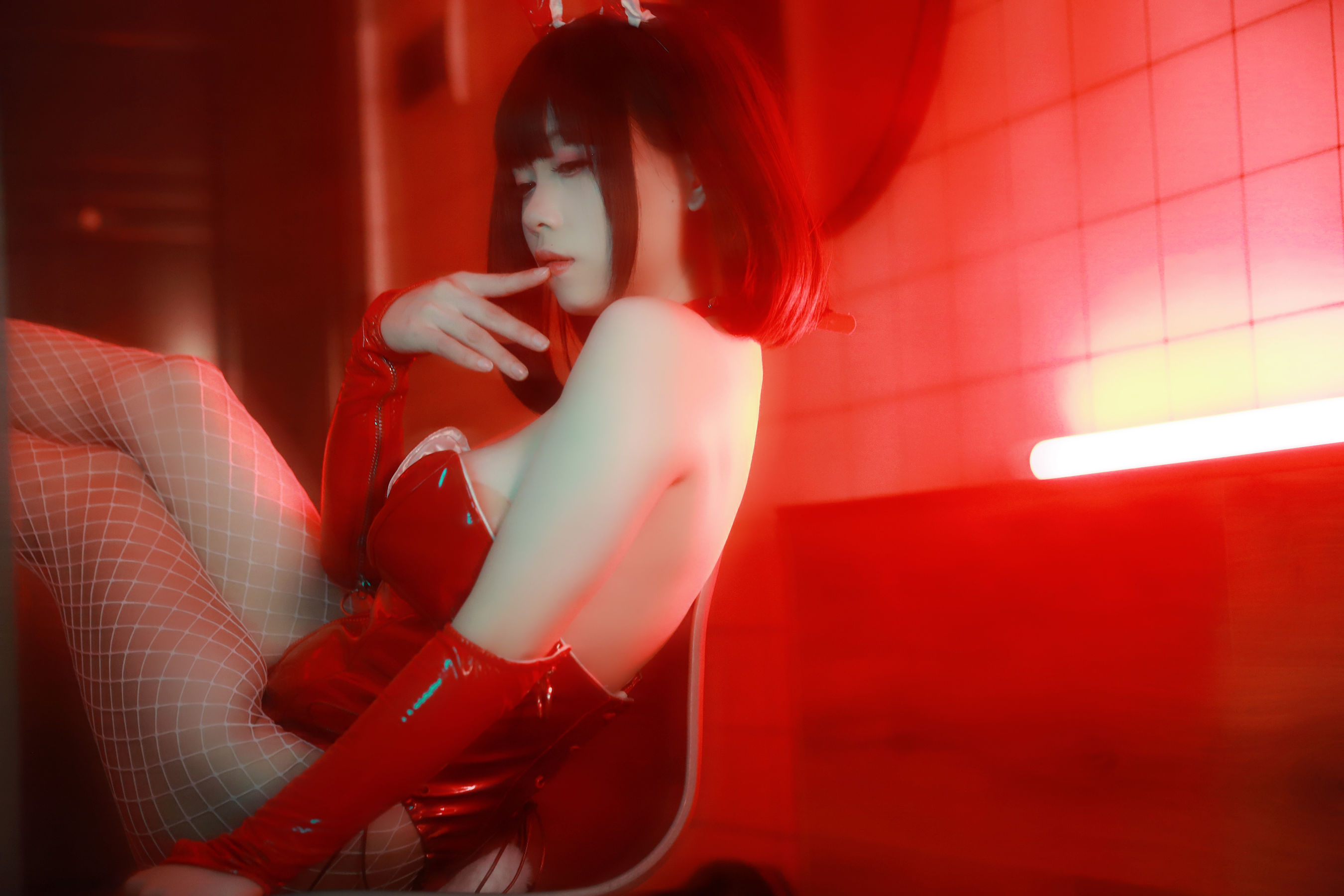 [福利COS] 末夜787 - 红色兔女郎/(34P)