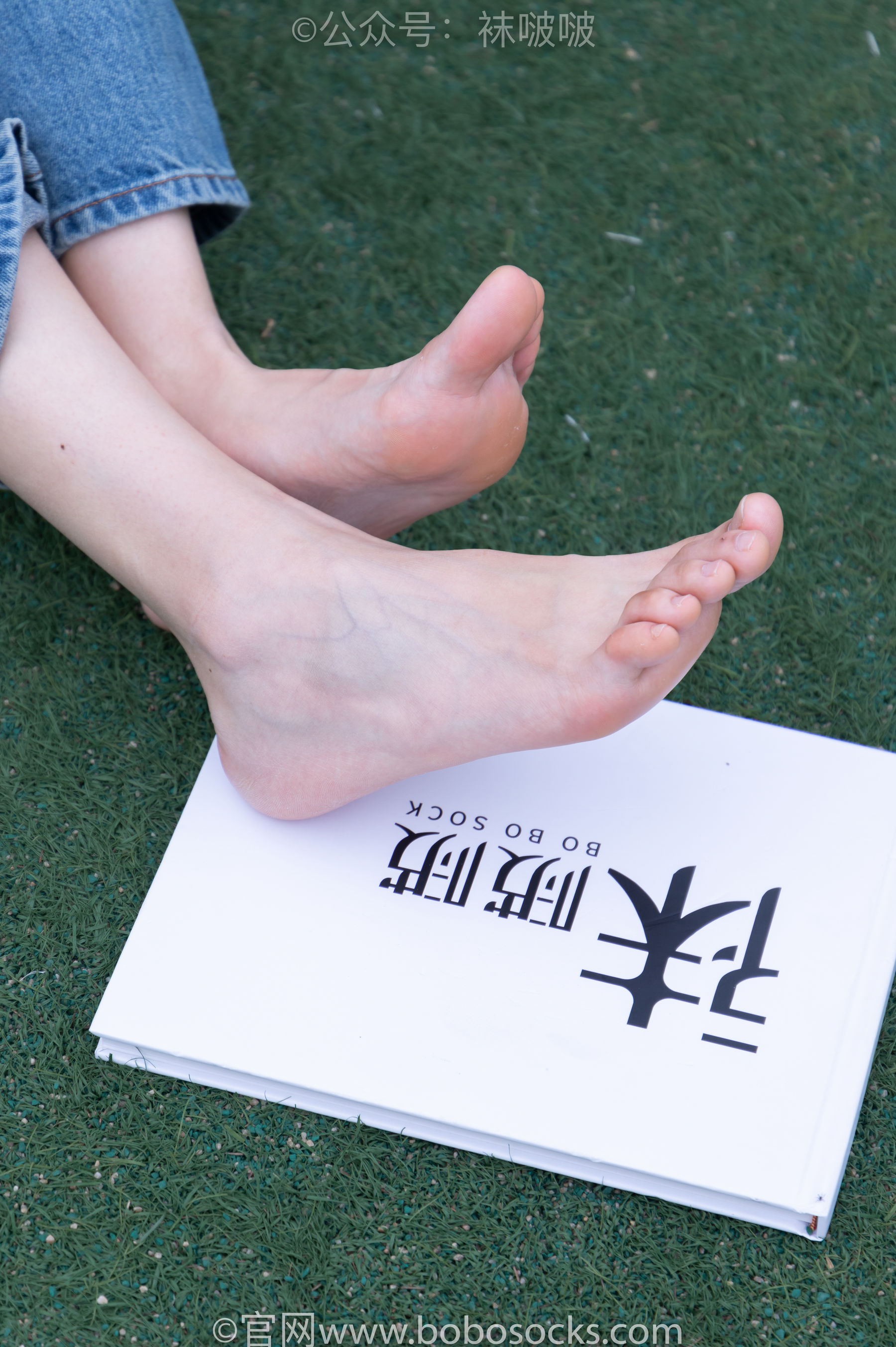 BoBoSocks袜啵啵 No.004 泡芙-vans帆布鞋、白棉袜、裸足/(127P)