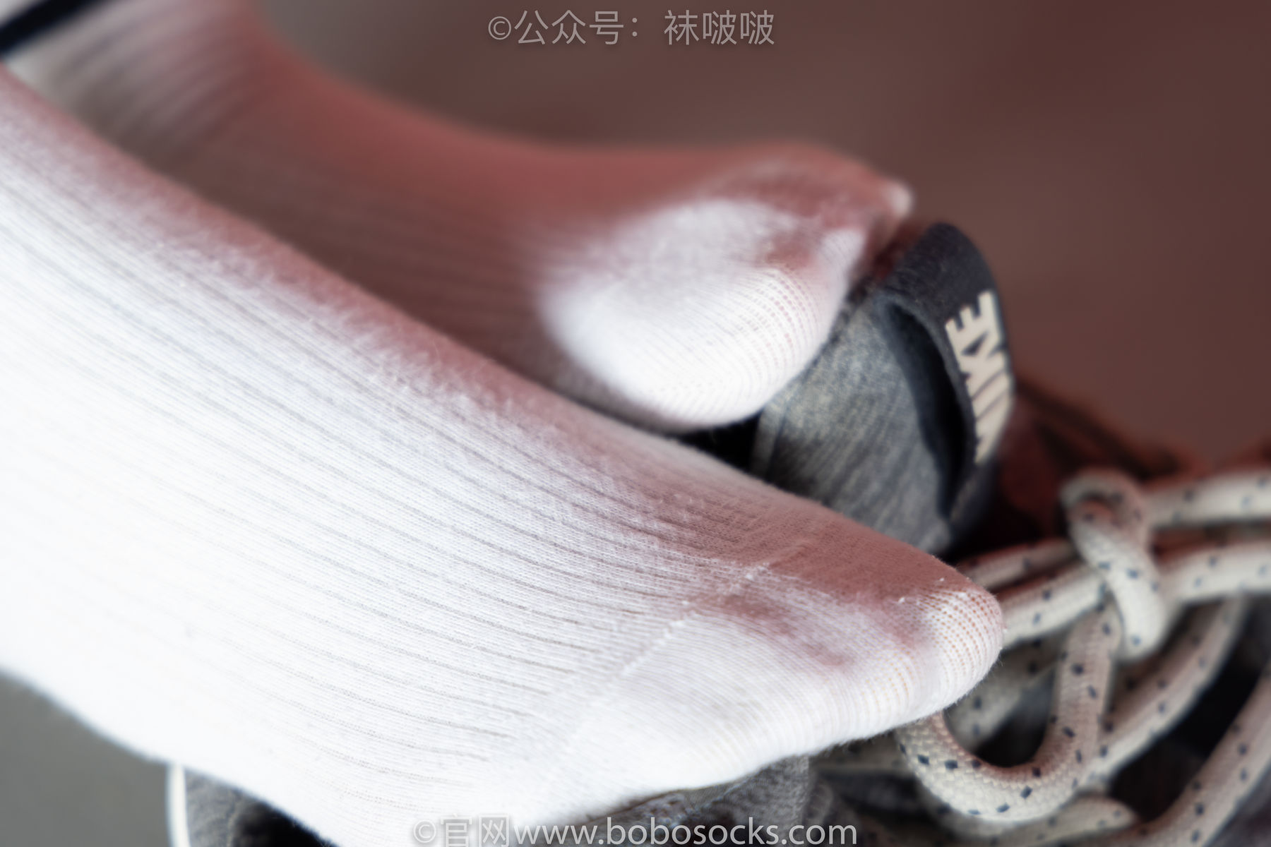 BoBoSocks袜啵啵 No.018 木木-运动鞋、白棉袜、裸足/(136P)