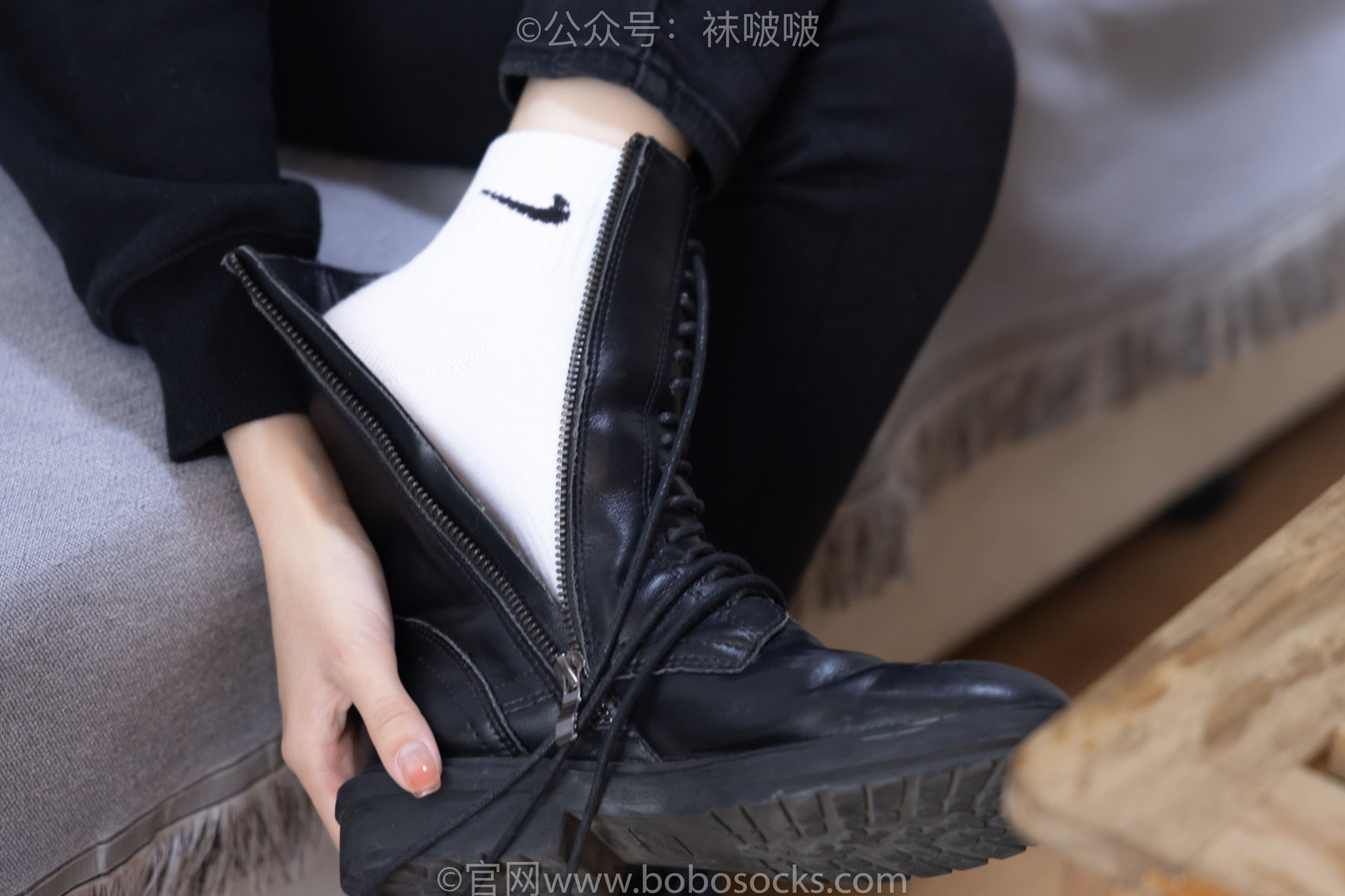 BoBoSocks袜啵啵 No.061 稚予-短靴、白棉袜、裸足/(145P)