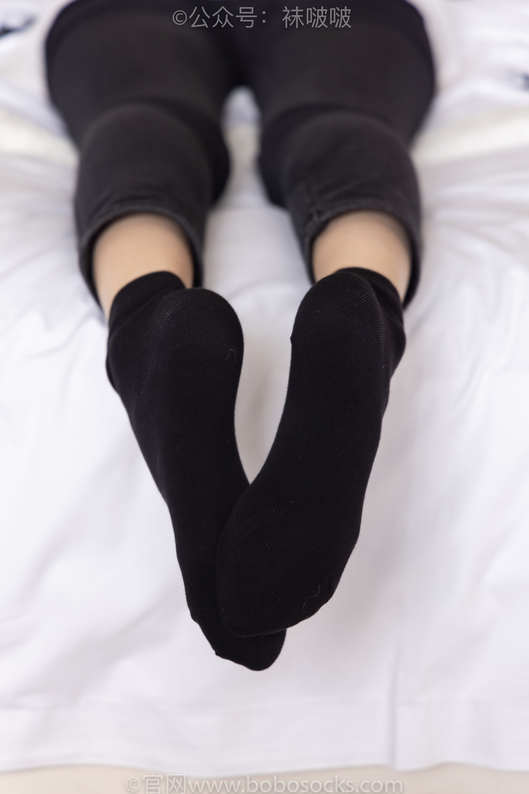 BoBoSocks袜啵啵 No.055 稚予-斯凯奇运动鞋、白棉袜、黑棉袜/(139P)