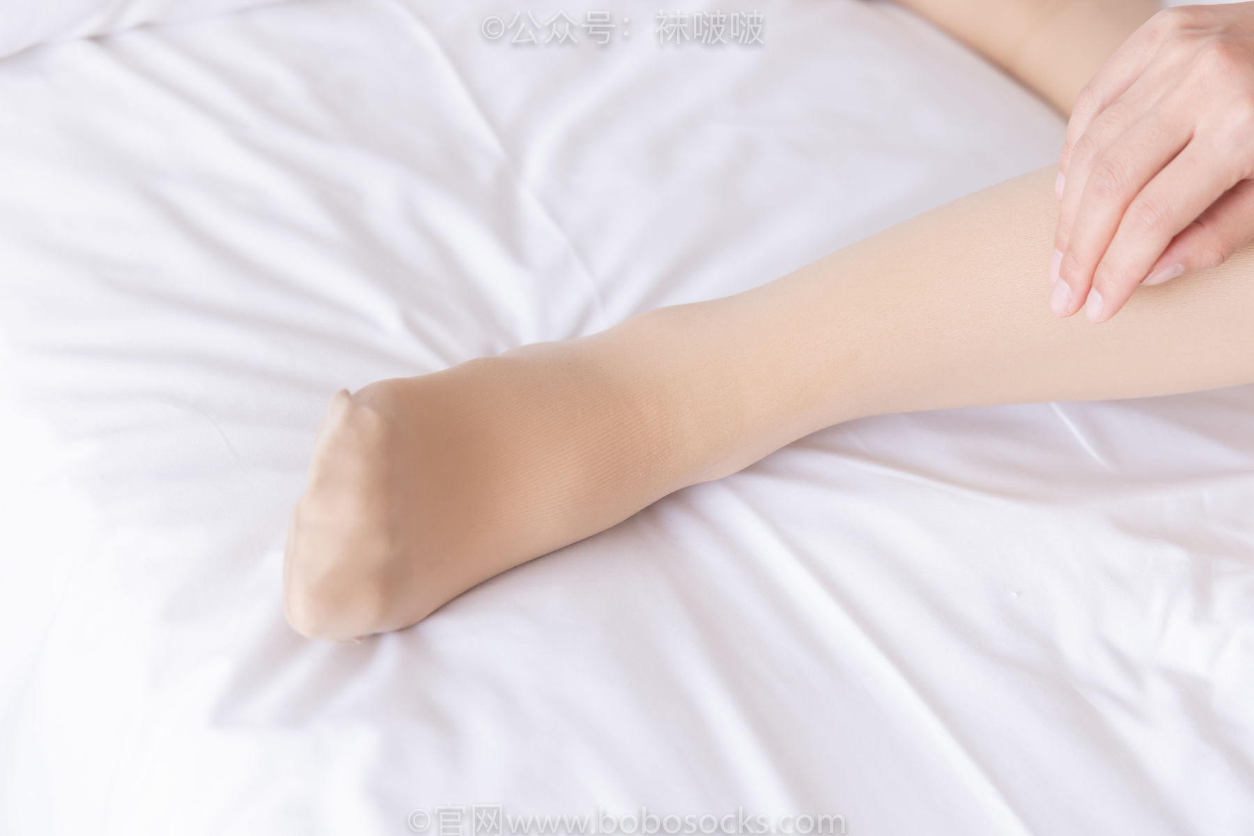 BoBoSocks袜啵啵 No.062 涵涵-运动鞋、白棉袜、厚肉丝/(145P)