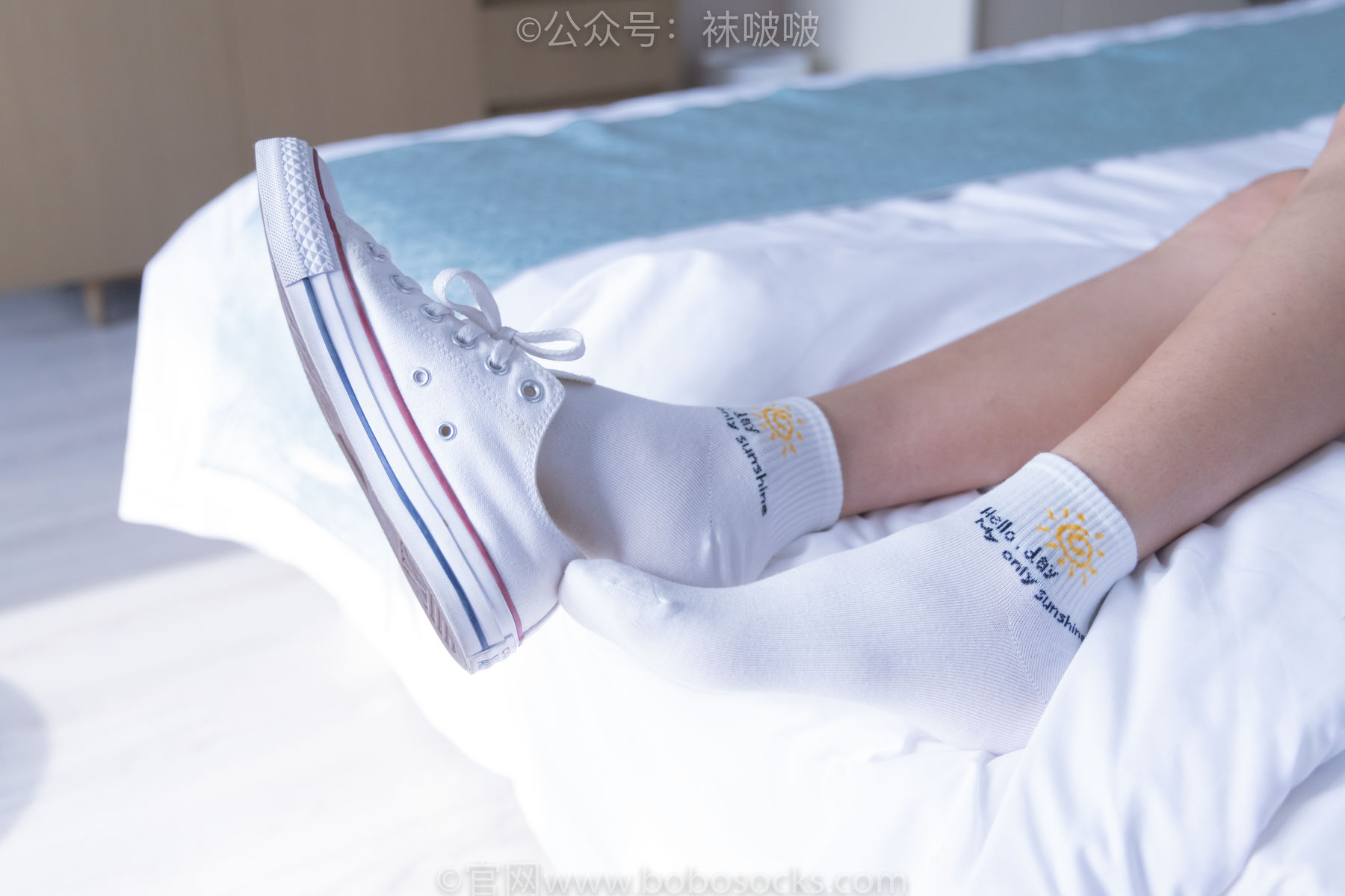 BoBoSocks袜啵啵 No.052 瑶瑶-JK制服、帆布鞋、白棉袜、裸足/(133P)