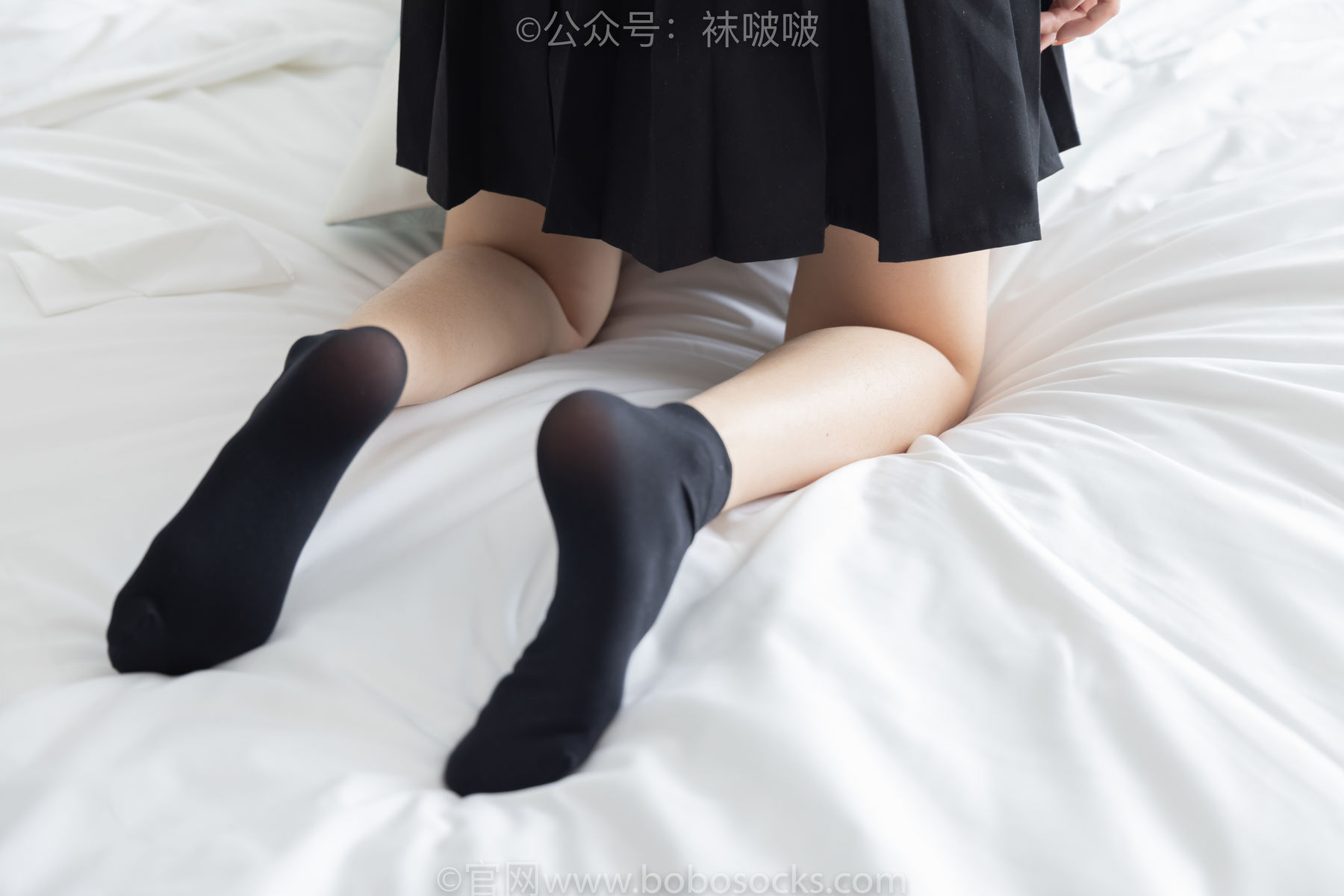 BoBoSocks袜啵啵 No.033 稚予-贝壳头、天鹅绒黑袜、天鹅绒白袜/(154P)