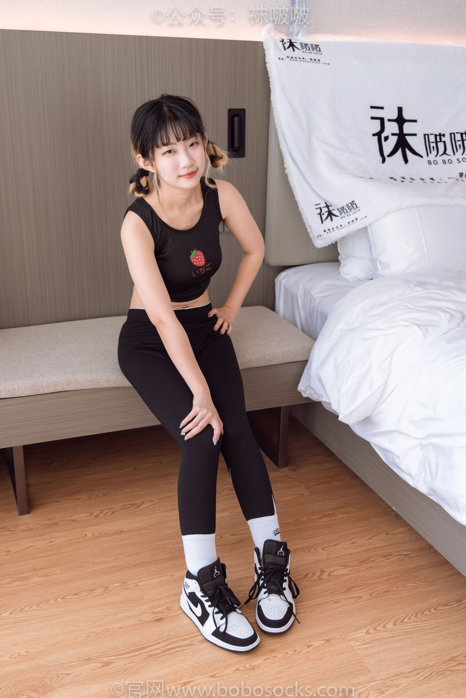 BoBoSocks袜啵啵 No.059 砂糖-AJ板鞋、白棉袜、裸足/(142P)