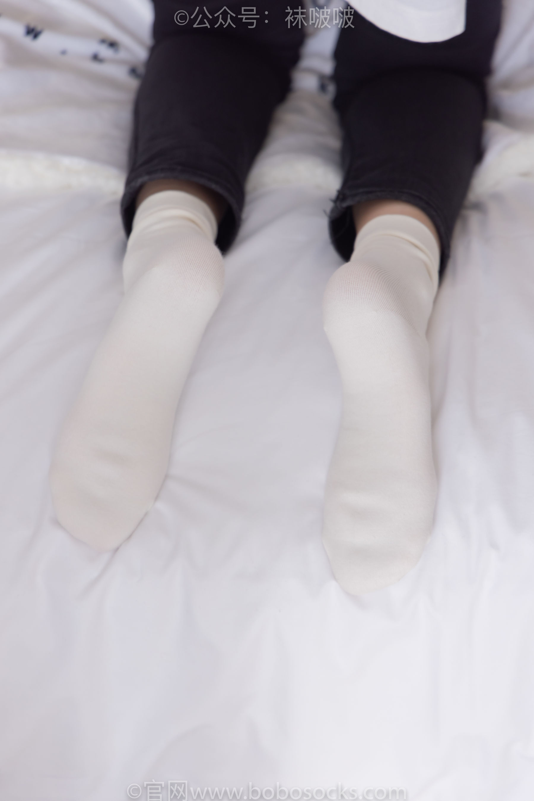 BoBoSocks袜啵啵 No.055 稚予-斯凯奇运动鞋、白棉袜、黑棉袜/(139P)