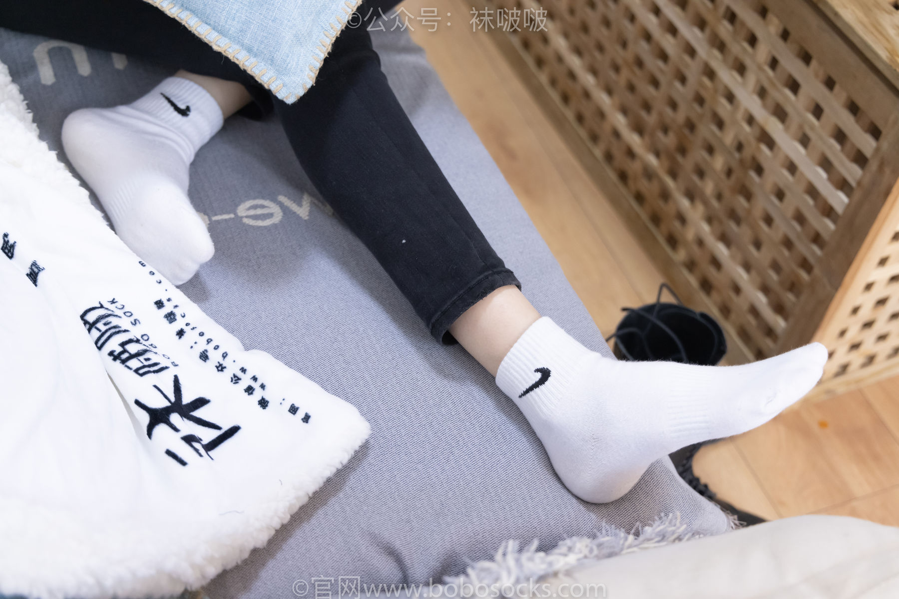 BoBoSocks袜啵啵 No.061 稚予-短靴、白棉袜、裸足/(145P)