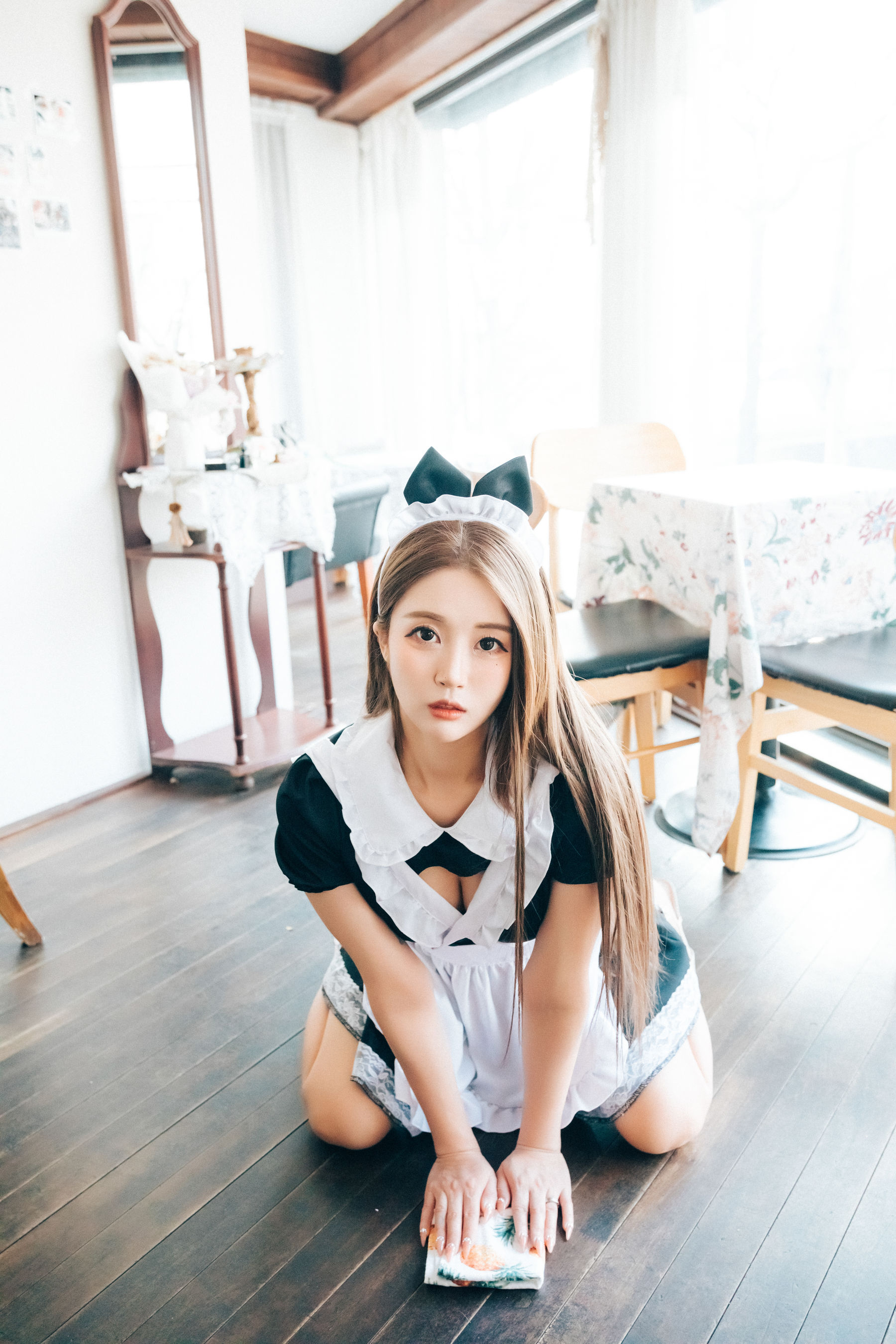 [LOOZY] Bomi - Maid cafe/(174P)