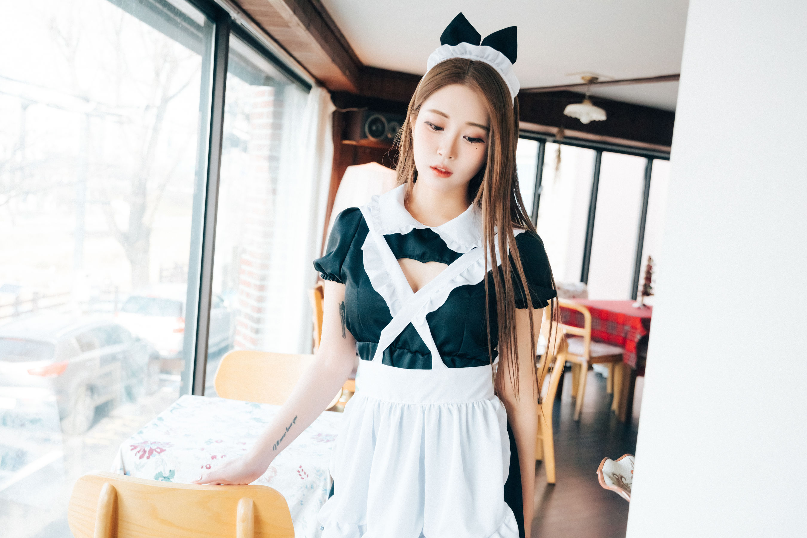 [LOOZY] Bomi - Maid cafe/(174P)