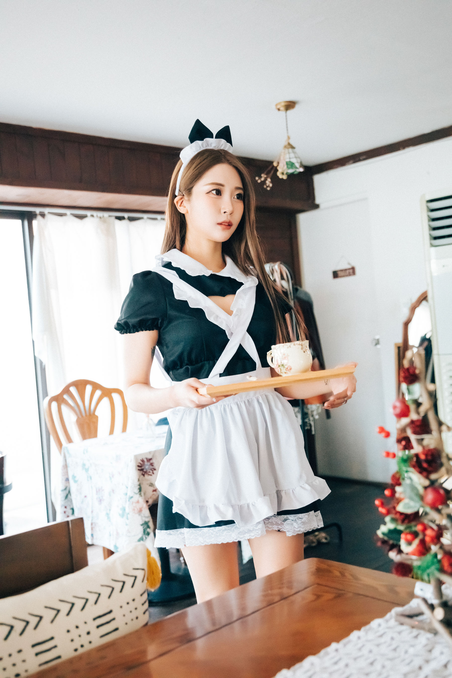 [LOOZY] Bomi - Maid cafe/(174P)