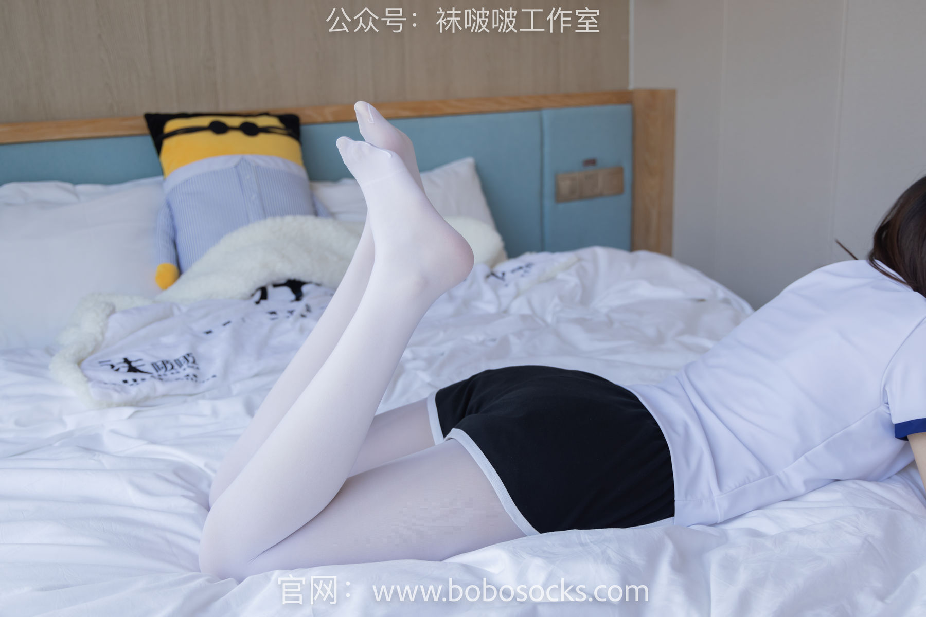 BoBoSocks袜啵啵 No.108 小甜豆-皮鞋、厚白丝、踩奶油蛋糕剧情/(137P)