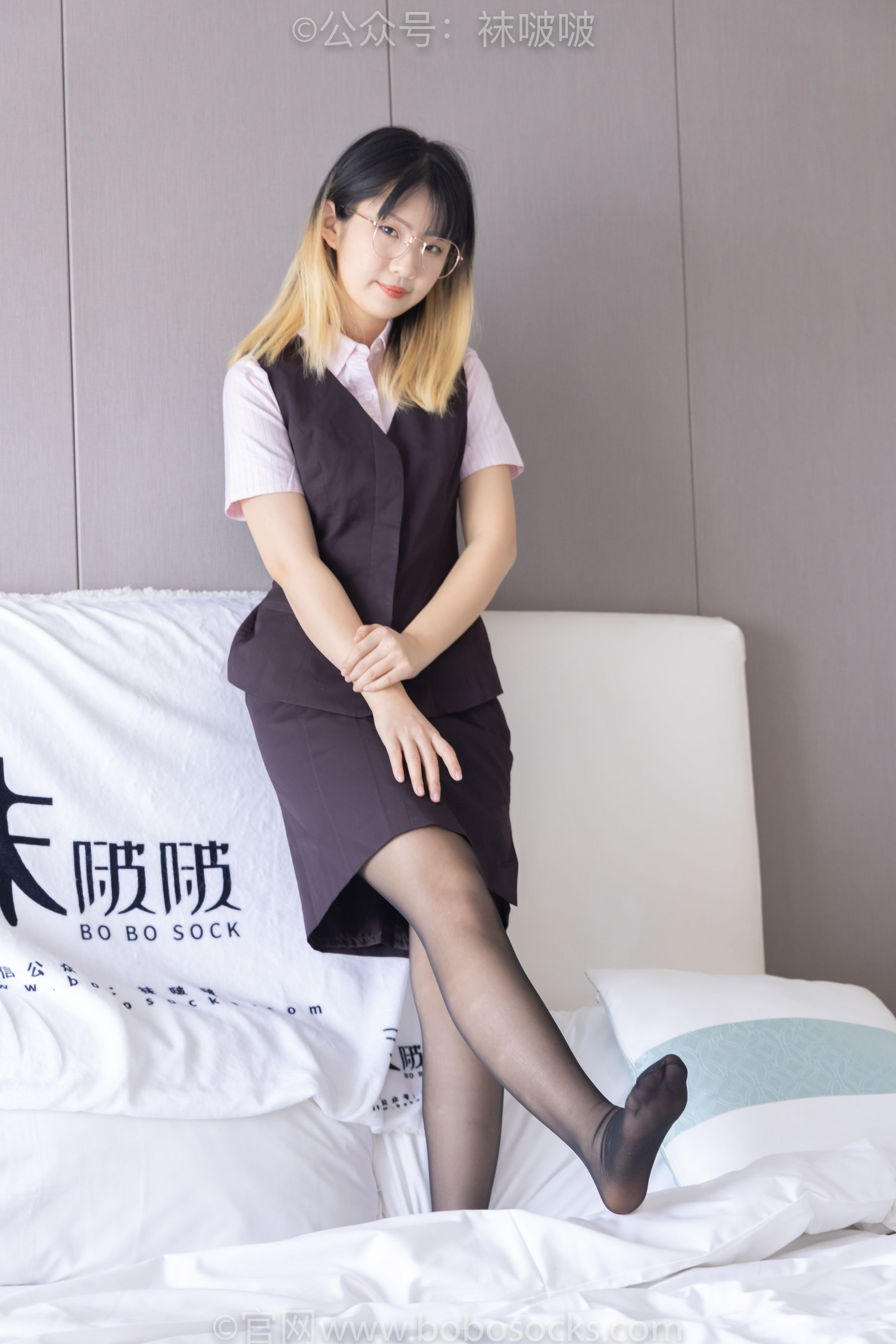 BoBoSocks袜啵啵 No.065 砂糖-招行制服、高跟鞋、黑丝/(140P)