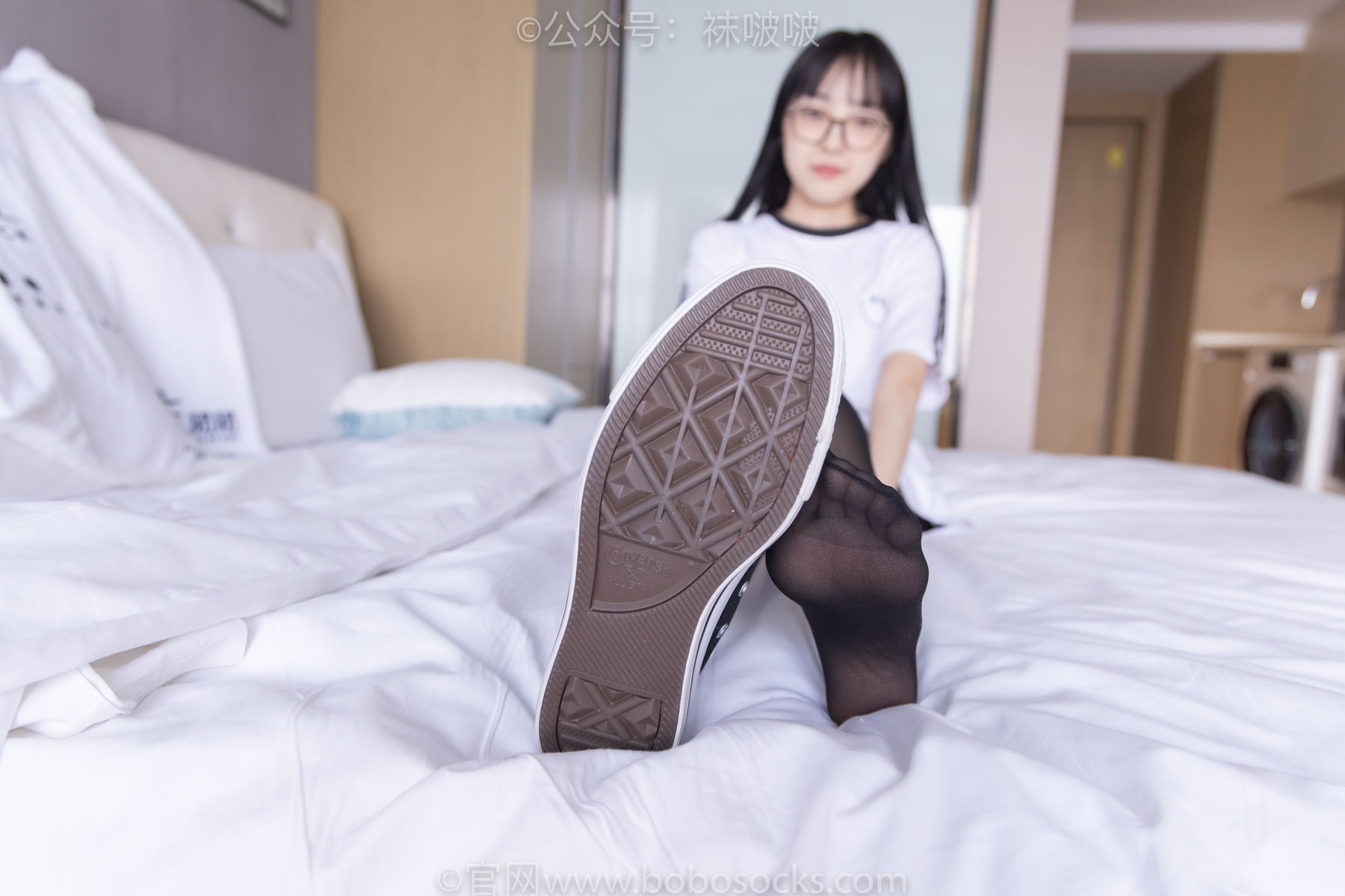 BoBoSocks袜啵啵 No.067 稚予-匡威帆布鞋、黑丝/(125P)